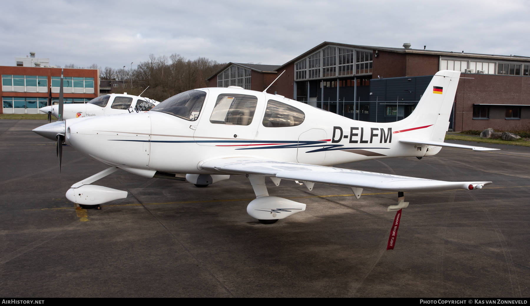 Aircraft Photo of D-ELFM | Cirrus SR-22 G2 | AirHistory.net #651077