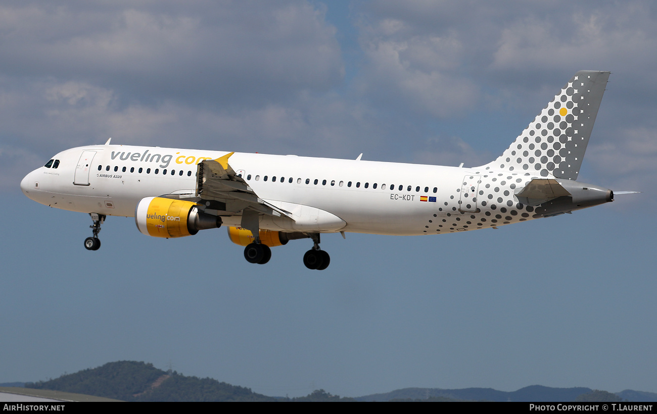 Aircraft Photo of EC-KDT | Airbus A320-216 | Vueling Airlines | AirHistory.net #651085