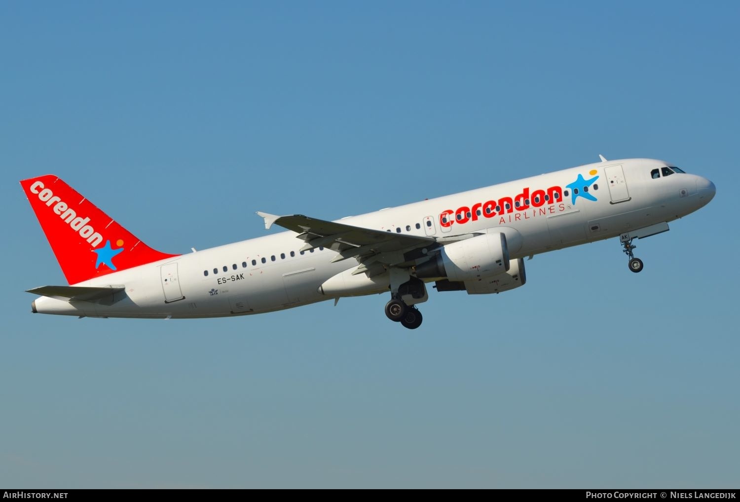 Aircraft Photo of ES-SAK | Airbus A320-214 | Corendon Airlines | AirHistory.net #651088
