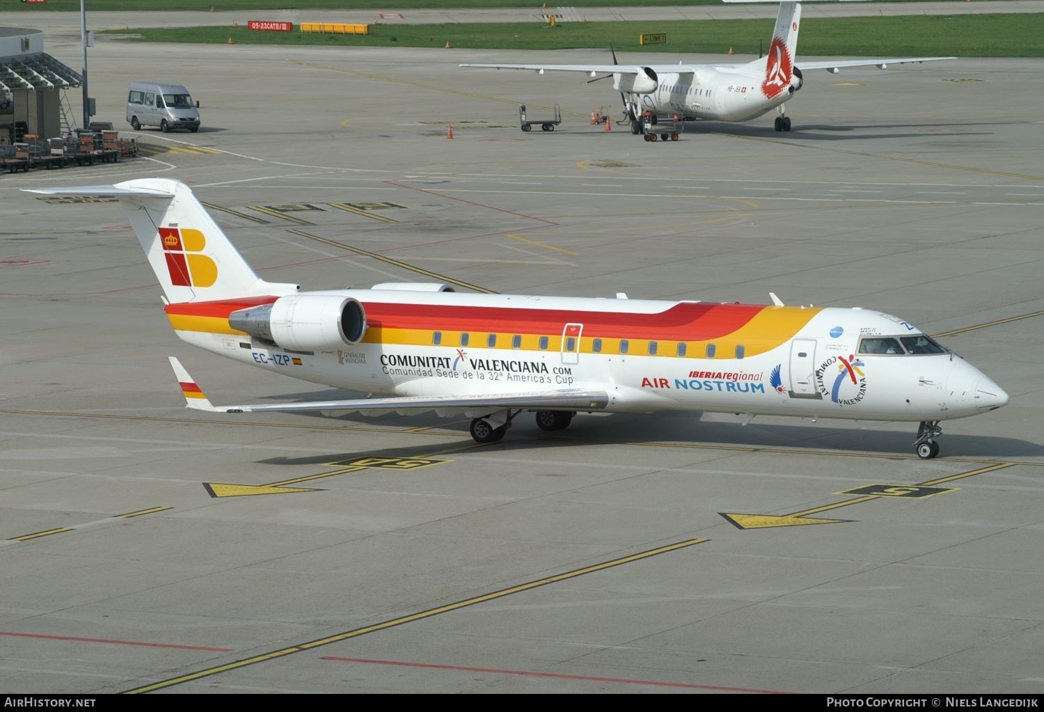 Aircraft Photo of EC-IZP | Bombardier CRJ-200ER (CL-600-2B19) | Iberia | AirHistory.net #651119