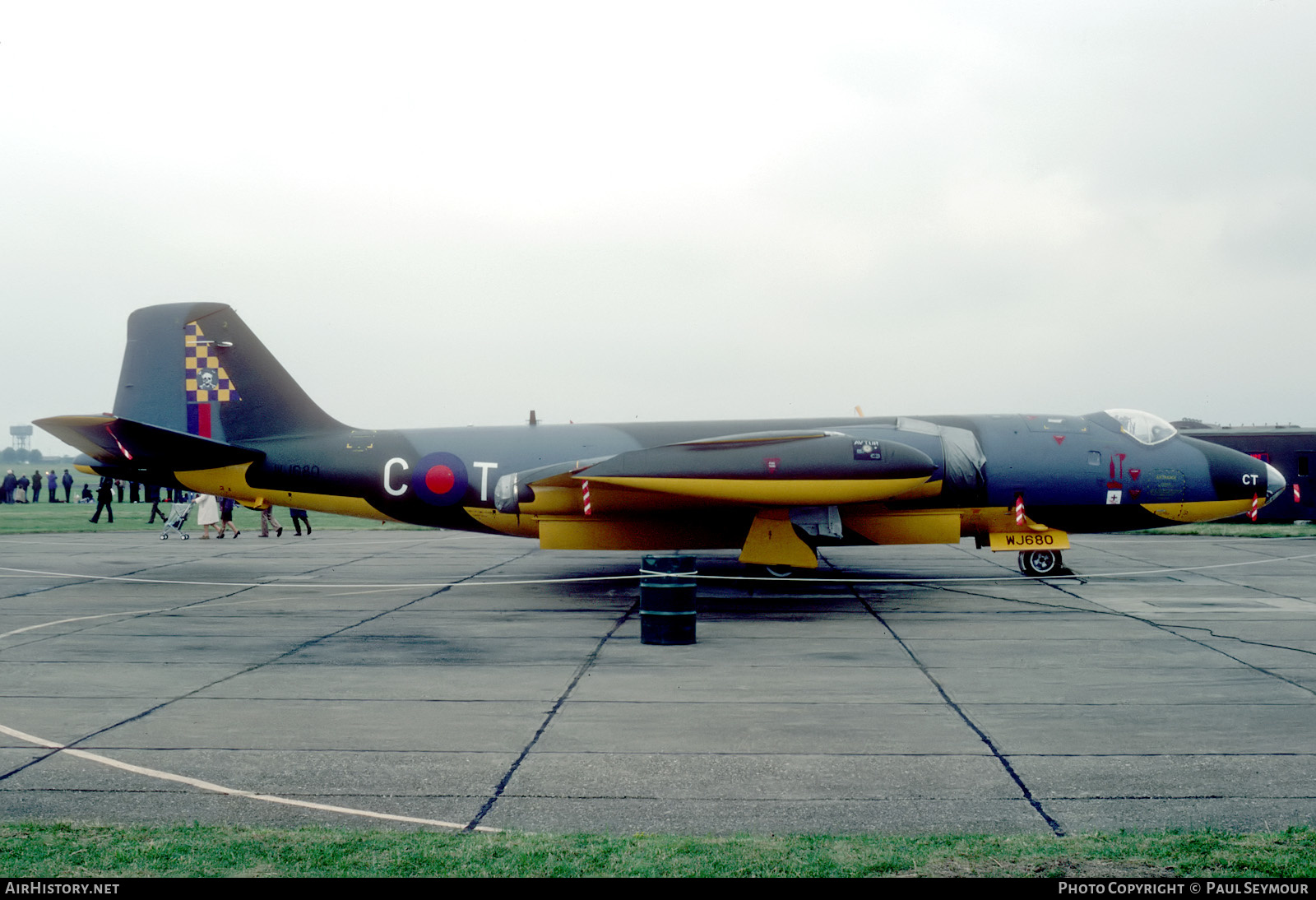 Aircraft Photo of WJ680 | English Electric Canberra TT18 | UK - Air Force | AirHistory.net #651381