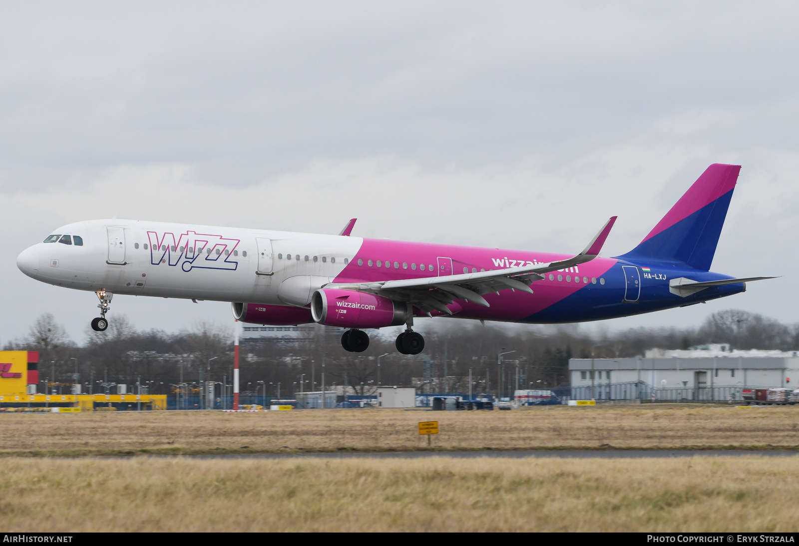 Aircraft Photo of HA-LXJ | Airbus A321-231 | Wizz Air | AirHistory.net #651403