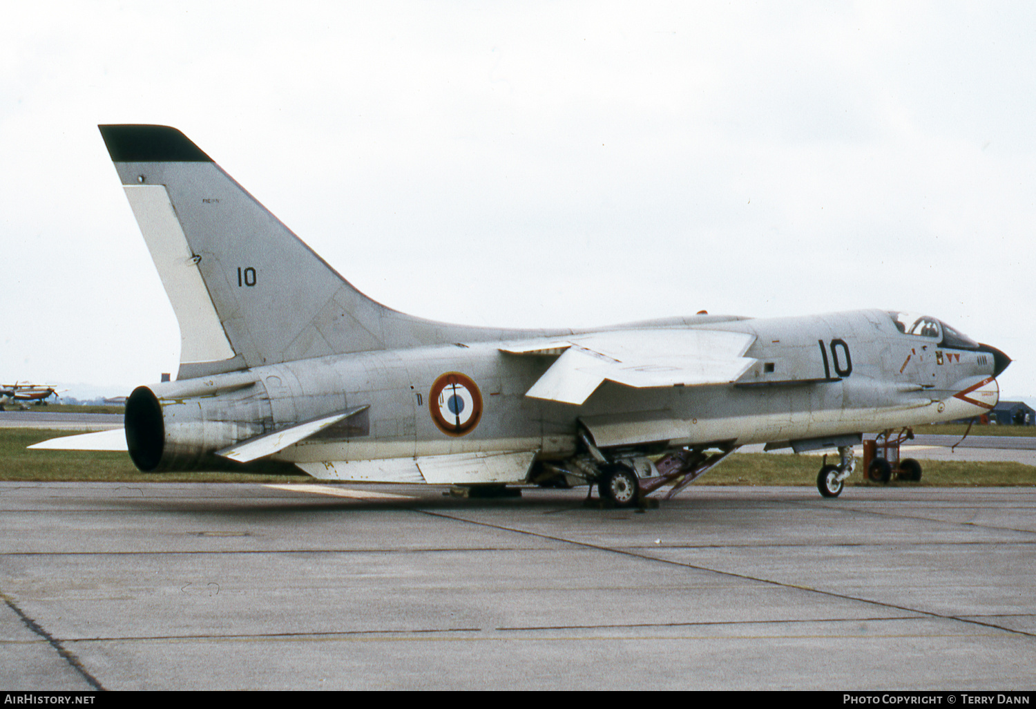 Aircraft Photo of 10 | Vought F-8E(FN) Crusader | France - Navy | AirHistory.net #651475