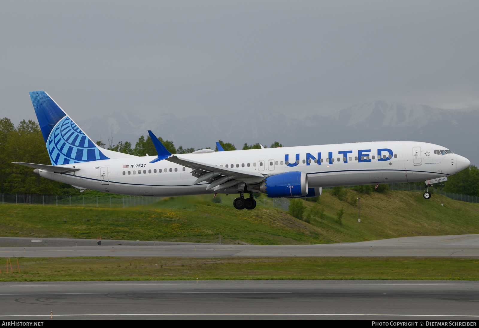 Aircraft Photo of N37527 | Boeing 737-9 Max 9 | United Airlines | AirHistory.net #651532