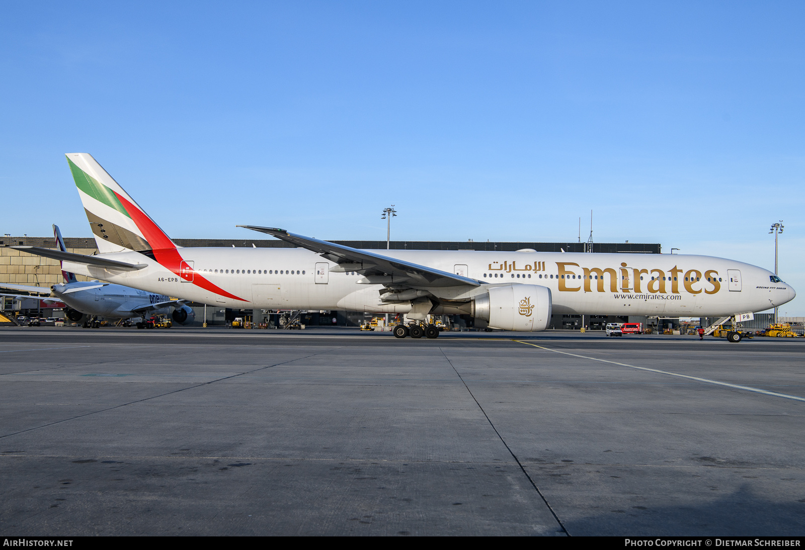 Aircraft Photo of A6-EPB | Boeing 777-31H/ER | Emirates | AirHistory.net #651562