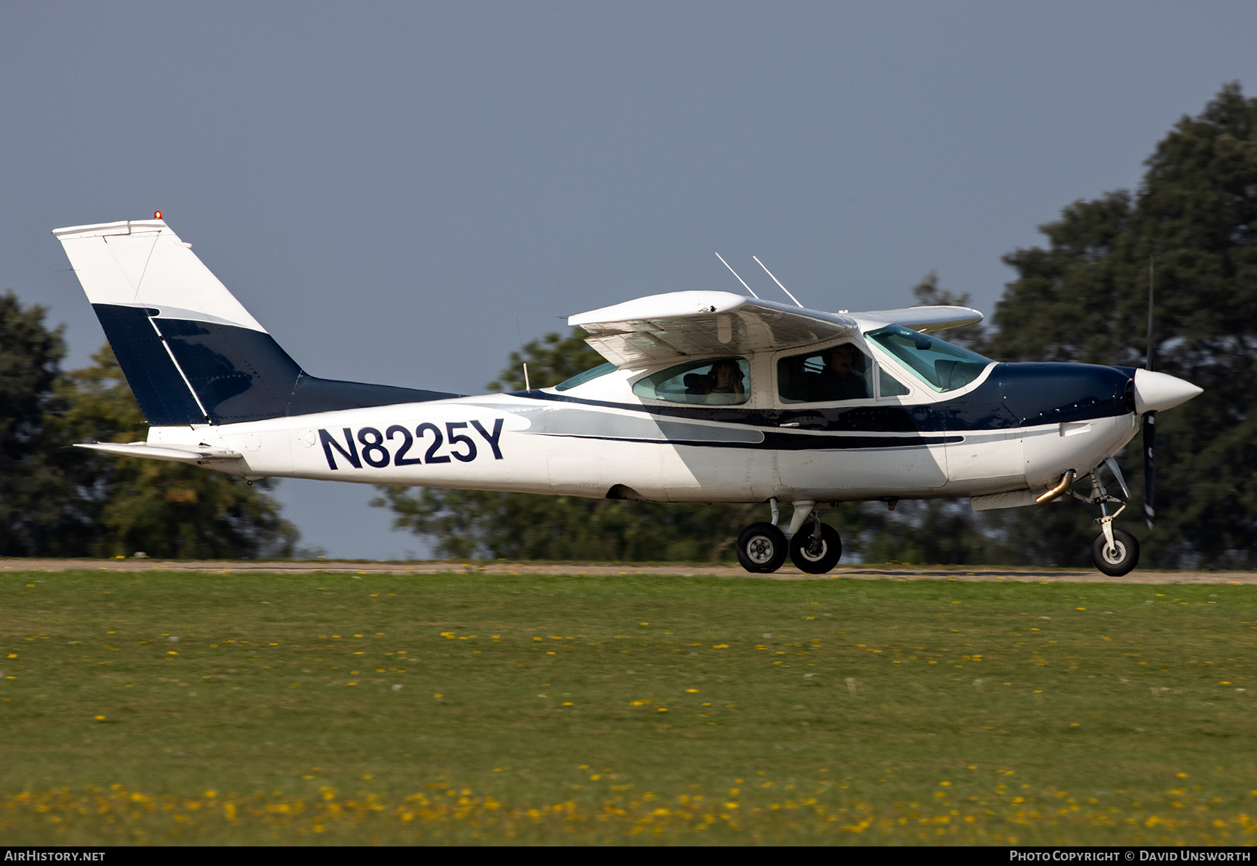 Aircraft Photo of N8225Y | Cessna 177RG Cardinal RG | AirHistory.net #651572