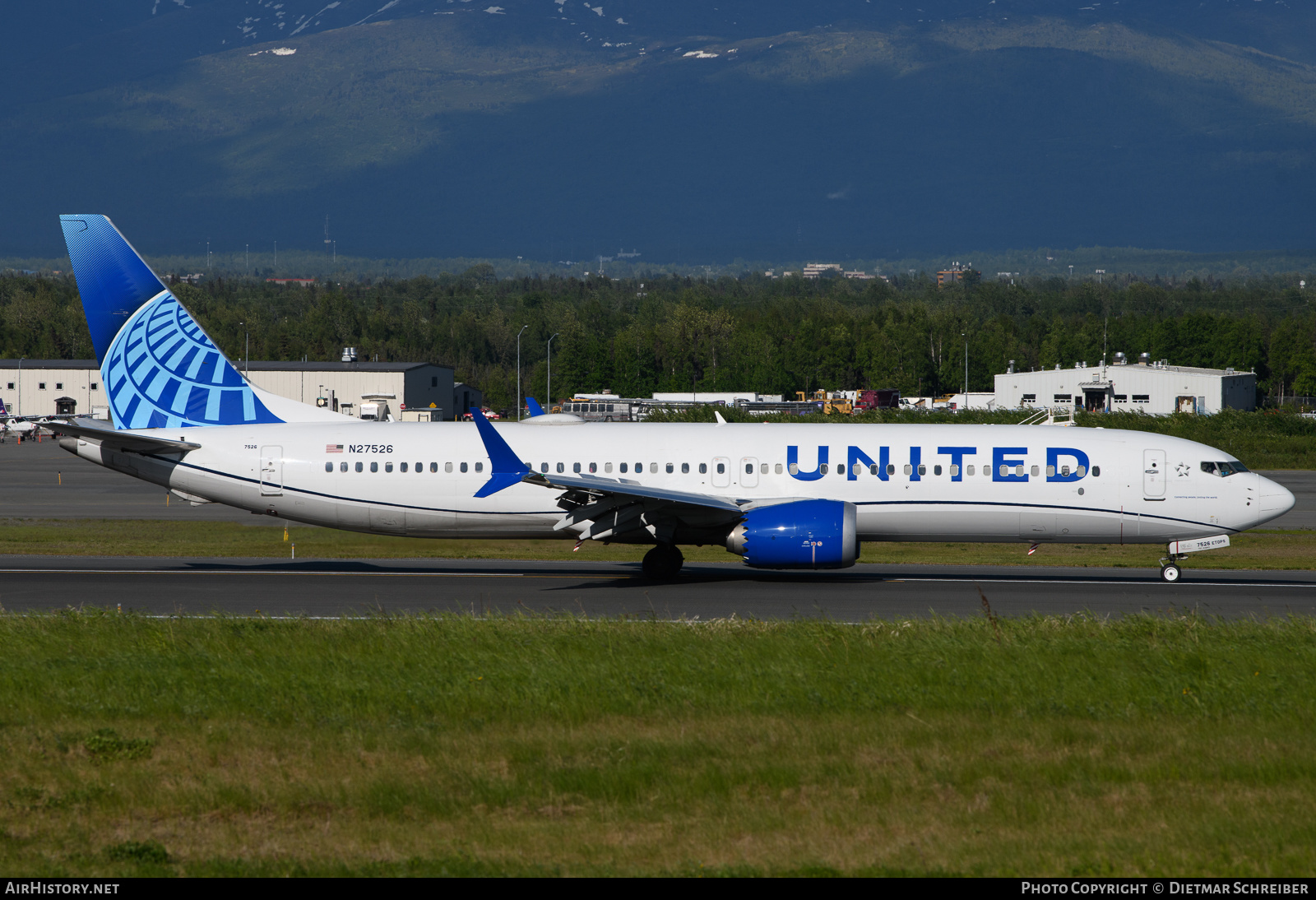 Aircraft Photo of N27526 | Boeing 737-9 Max 9 | United Airlines | AirHistory.net #651821