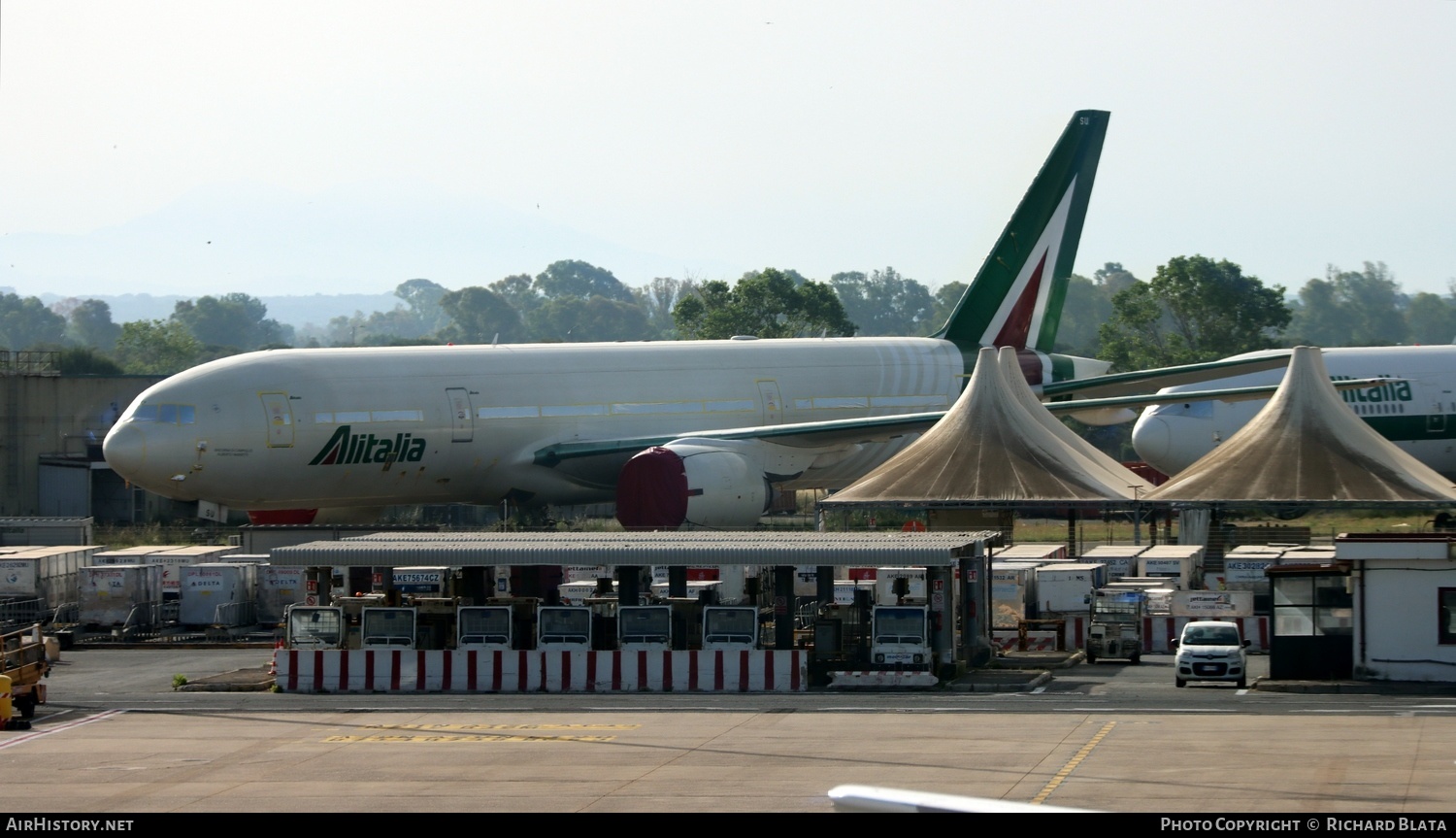 Aircraft Photo of I-DISU | Boeing 777-243/ER | Alitalia | AirHistory.net #651844