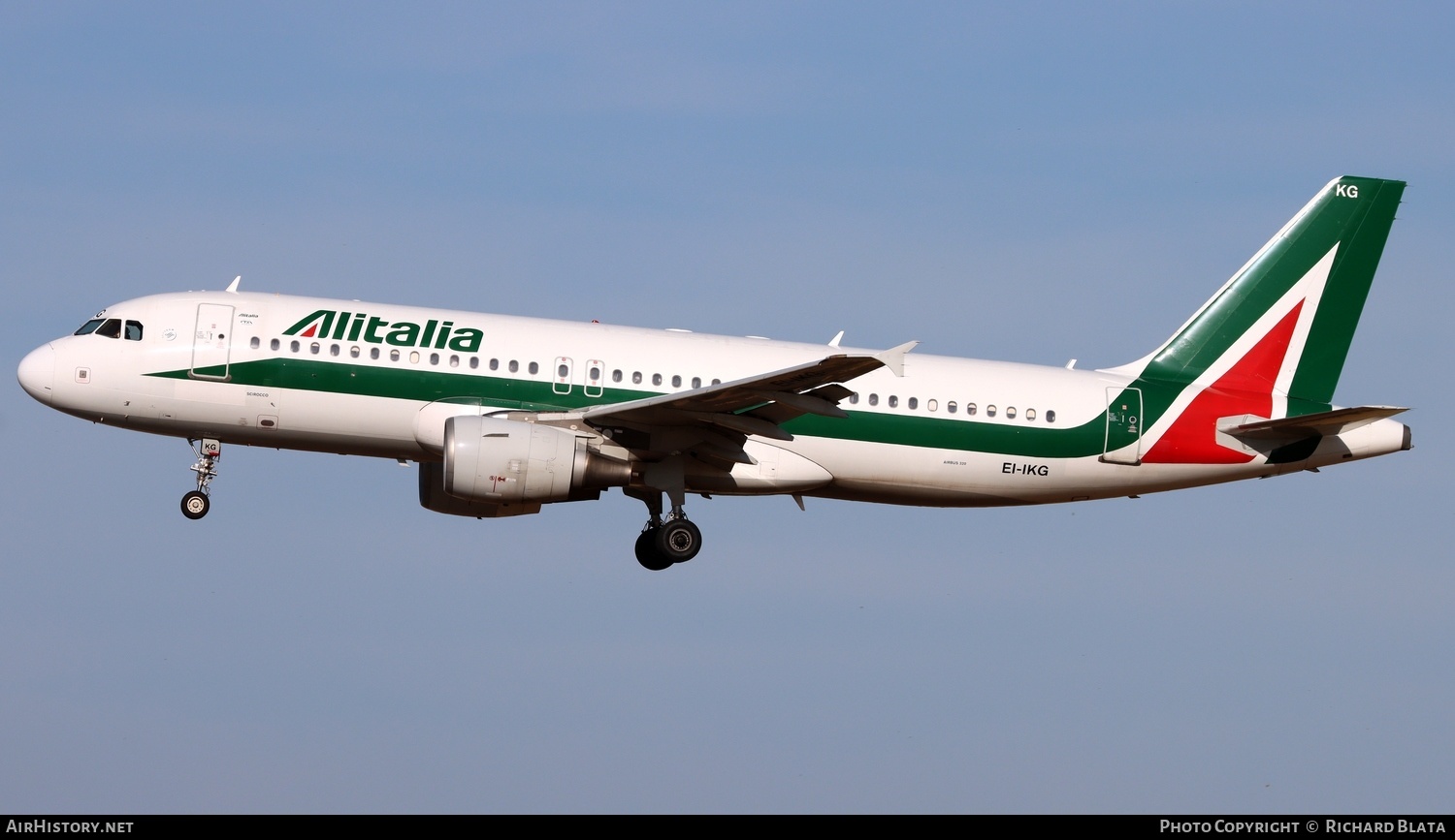 Aircraft Photo of EI-IKG | Airbus A320-214 | Alitalia | AirHistory.net #651846