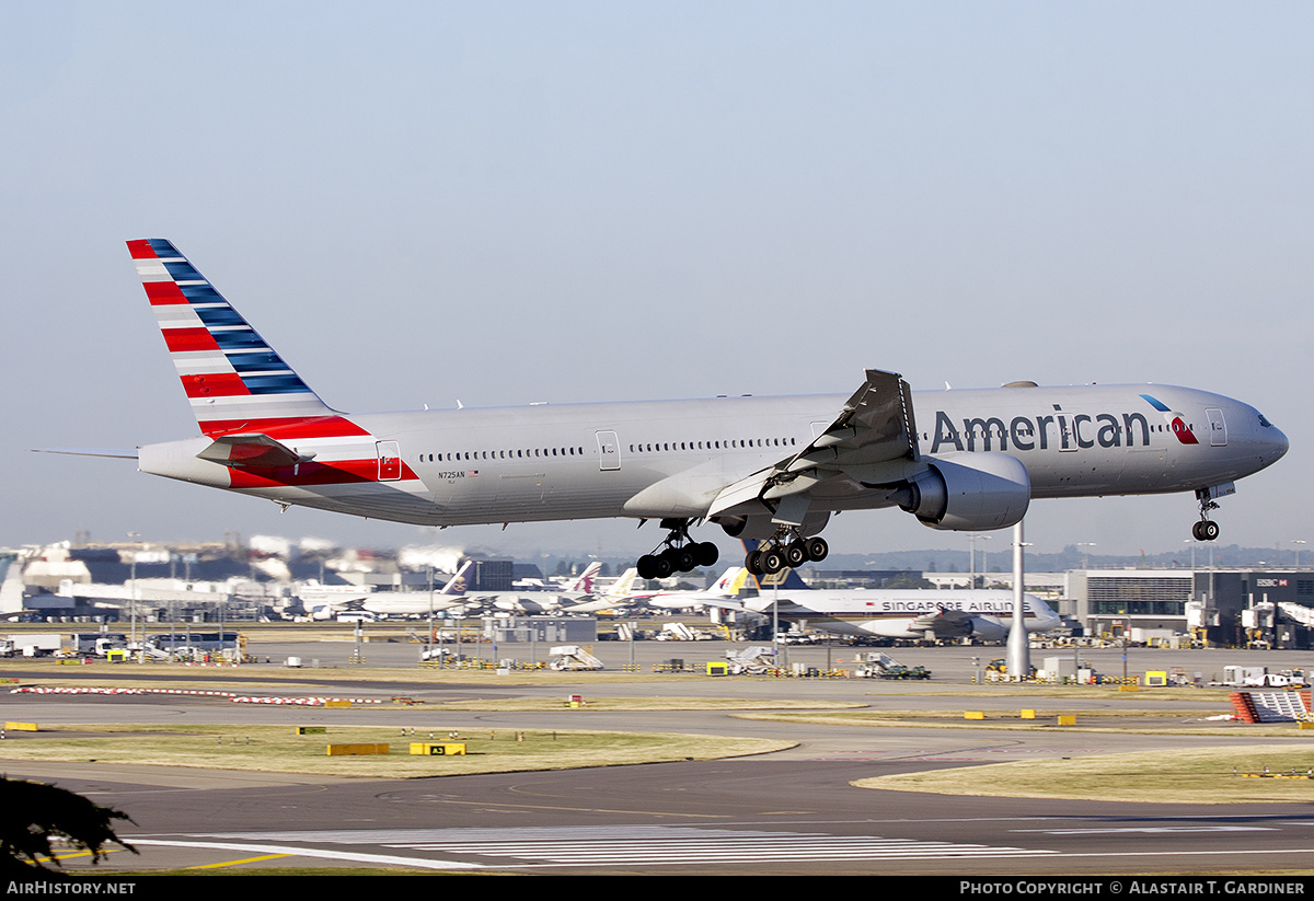 Aircraft Photo of N725AN | Boeing 777-323/ER | American Airlines | AirHistory.net #651892