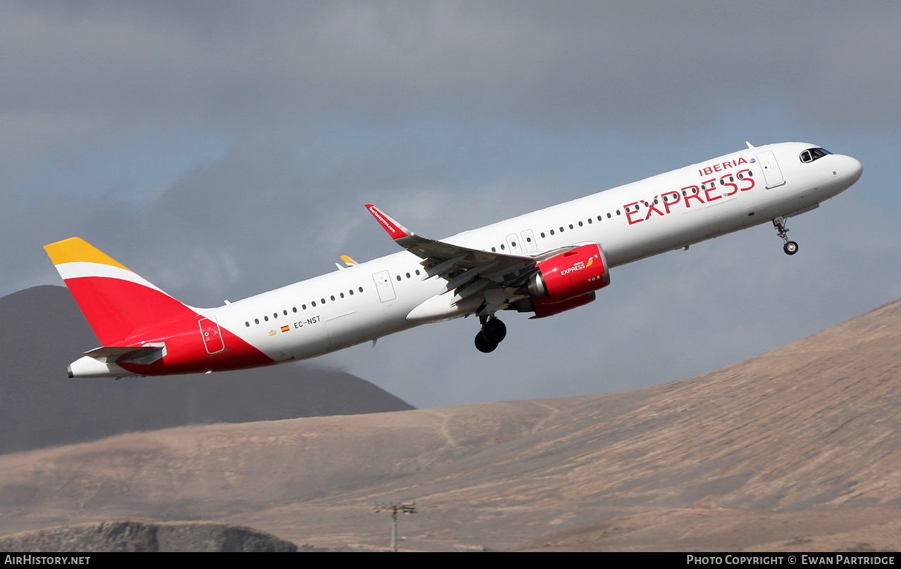 Aircraft Photo of EC-NST | Airbus A321-251NX | Iberia Express | AirHistory.net #652009