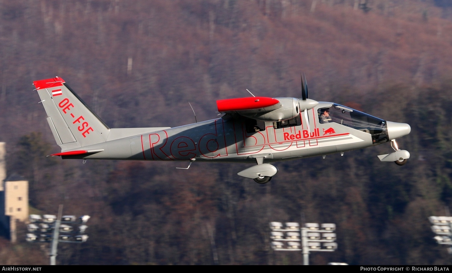 Aircraft Photo of OE-FSE | Vulcanair P-68C | Red Bull | AirHistory.net #652033