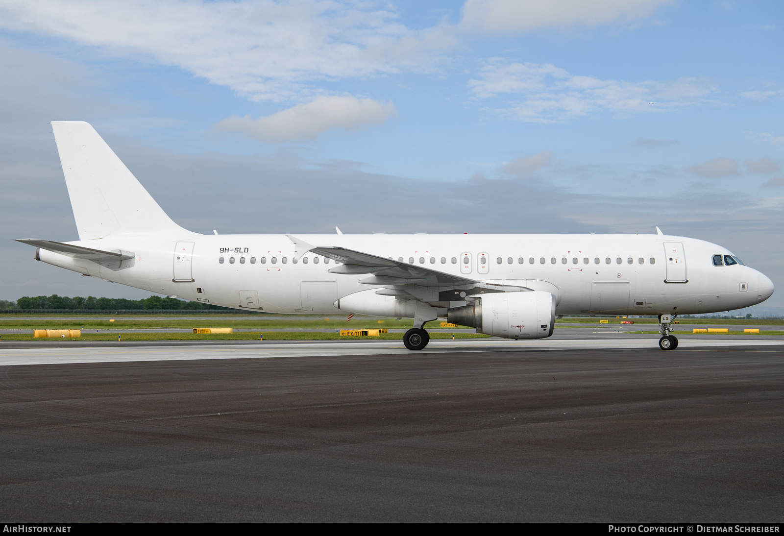 Aircraft Photo of 9H-SLD | Airbus A320-214 | AirHistory.net #652111