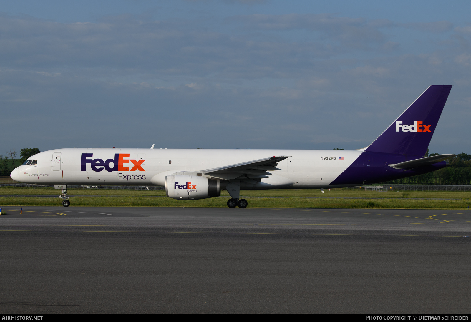 Aircraft Photo of N922FD | Boeing 757-23A(SF) | FedEx Express | AirHistory.net #652130