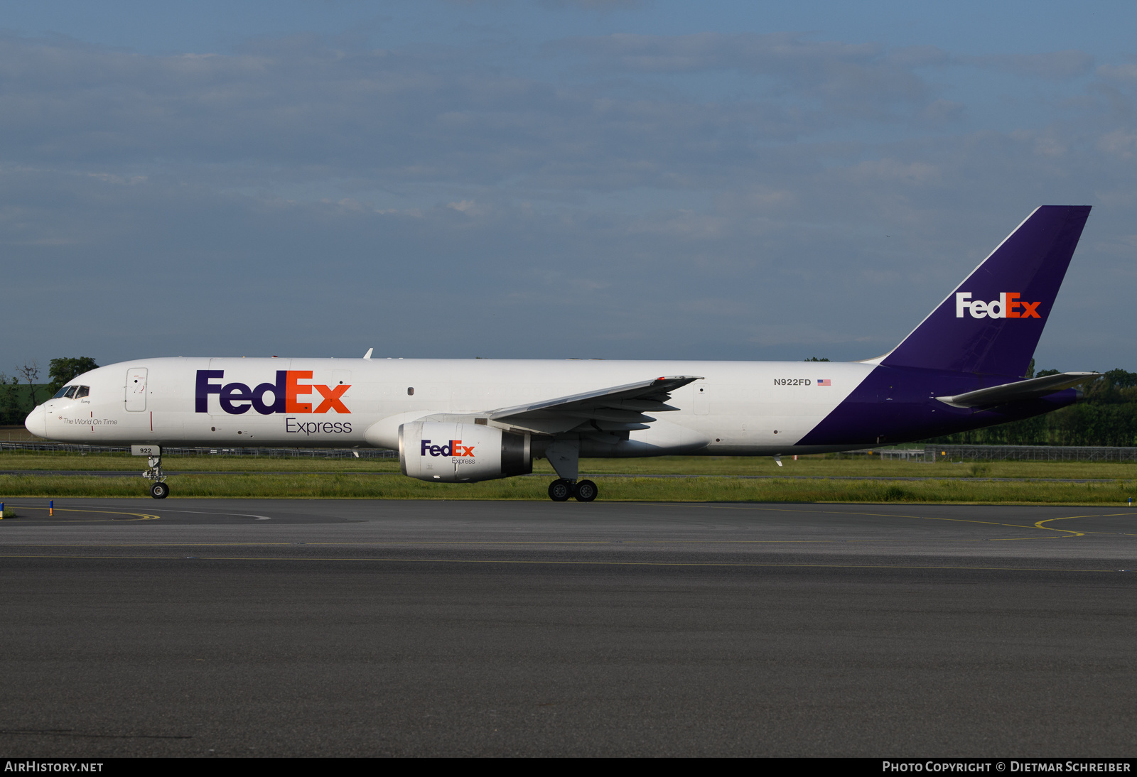 Aircraft Photo of N922FD | Boeing 757-23A(SF) | FedEx Express - Federal Express | AirHistory.net #652130