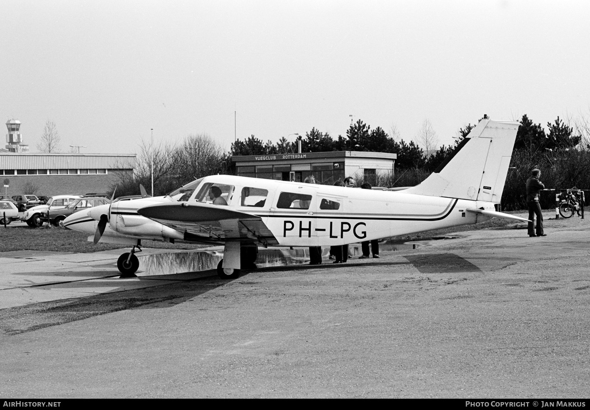 Aircraft Photo of PH-LPG | Piper PA-34-200 Seneca | AirHistory.net #652177