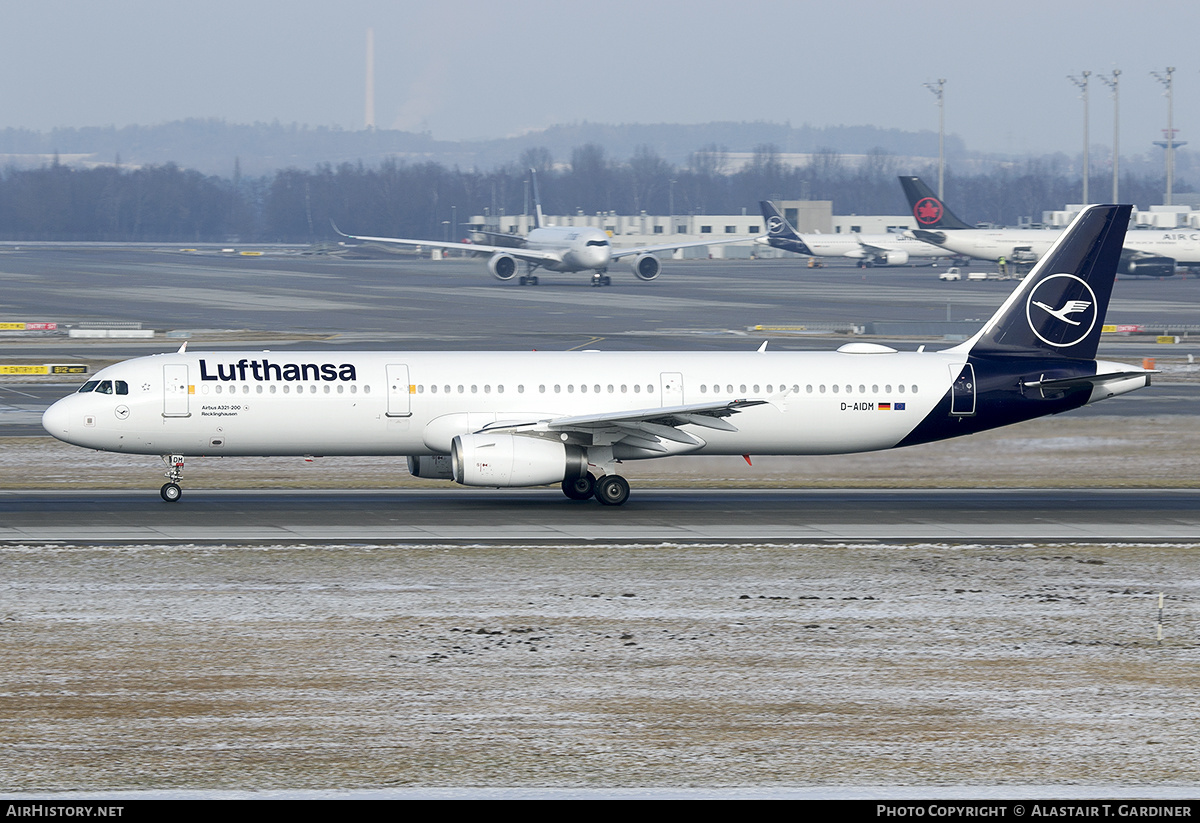 Aircraft Photo of D-AIDM | Airbus A321-231 | Lufthansa | AirHistory.net #652218
