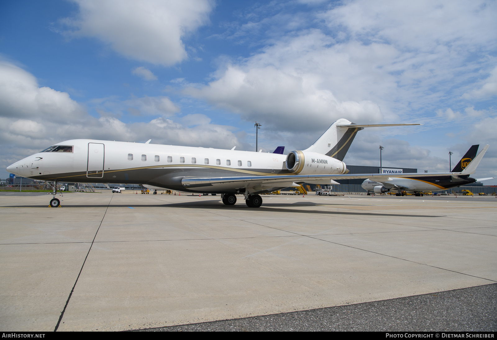 Aircraft Photo of M-AMNM | Bombardier Global 5000 (BD-700-1A11) | AirHistory.net #652225