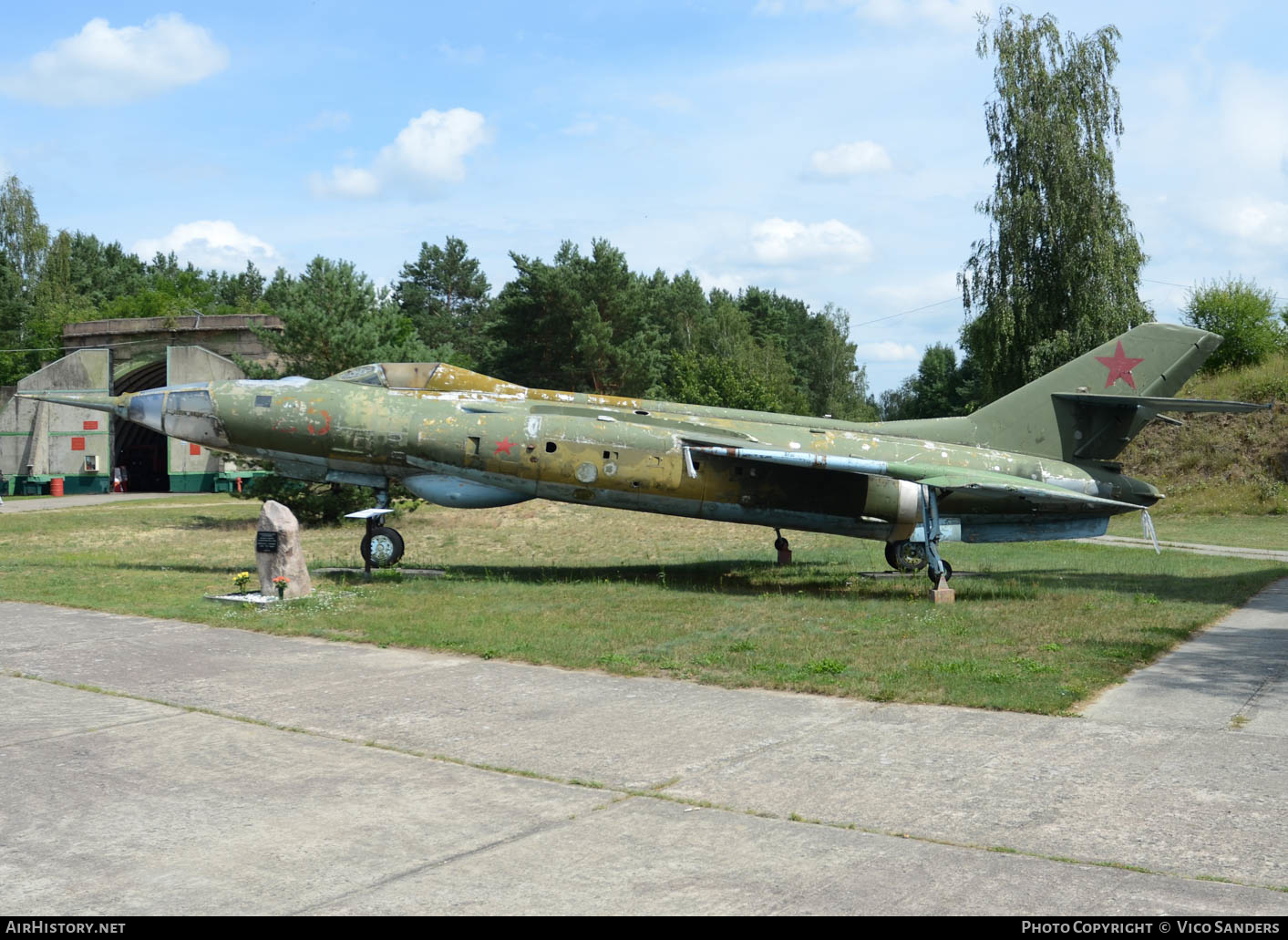 Aircraft Photo of 25 red | Yakovlev Yak-28R | Russia - Air Force | AirHistory.net #652274