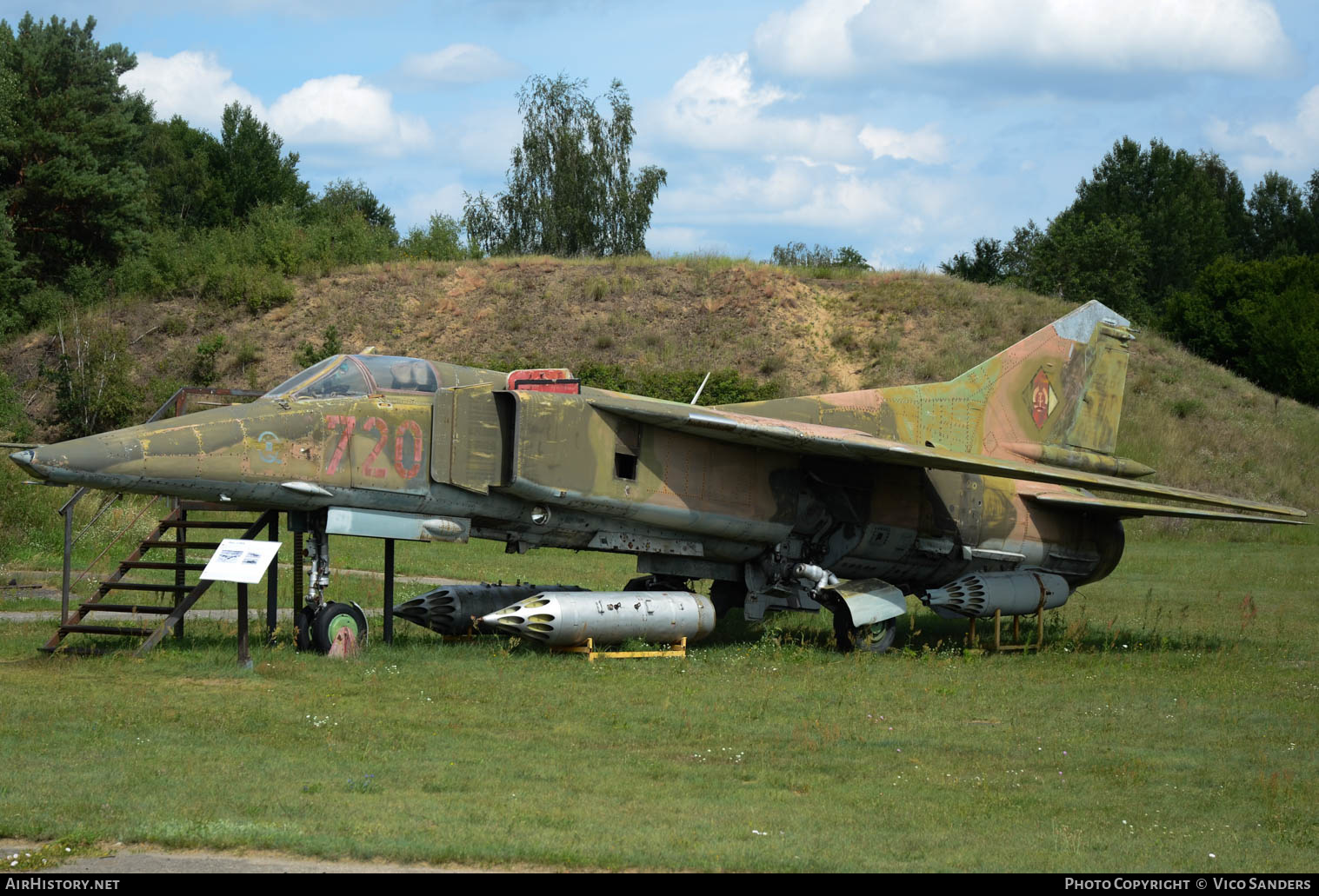 Aircraft Photo of 720 | Mikoyan-Gurevich MiG-23BN | East Germany - Air Force | AirHistory.net #652304