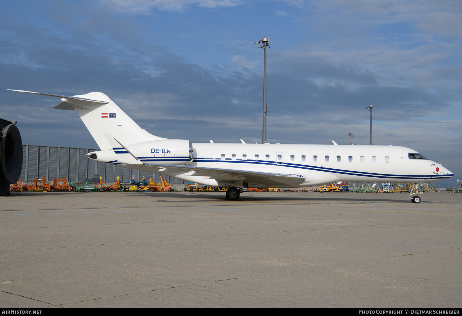 Aircraft Photo of OE-ILK | Bombardier Global Express XRS (BD-700-1A10) | AirHistory.net #652331