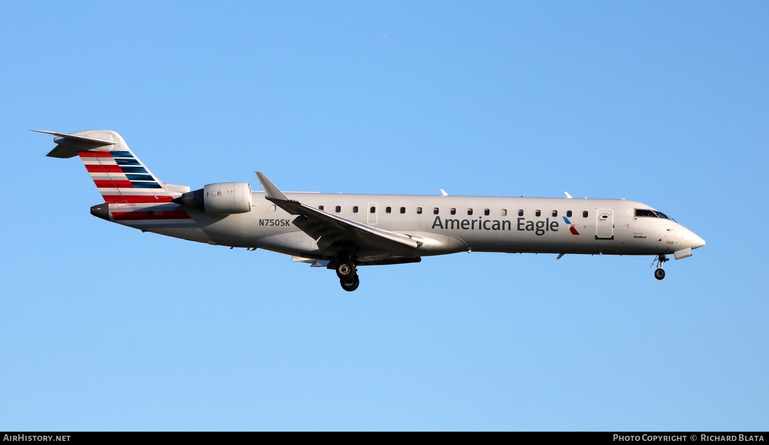 Aircraft Photo of N750SK | Bombardier CRJ-701ER (CL-600-2C10) | American Eagle | AirHistory.net #652387