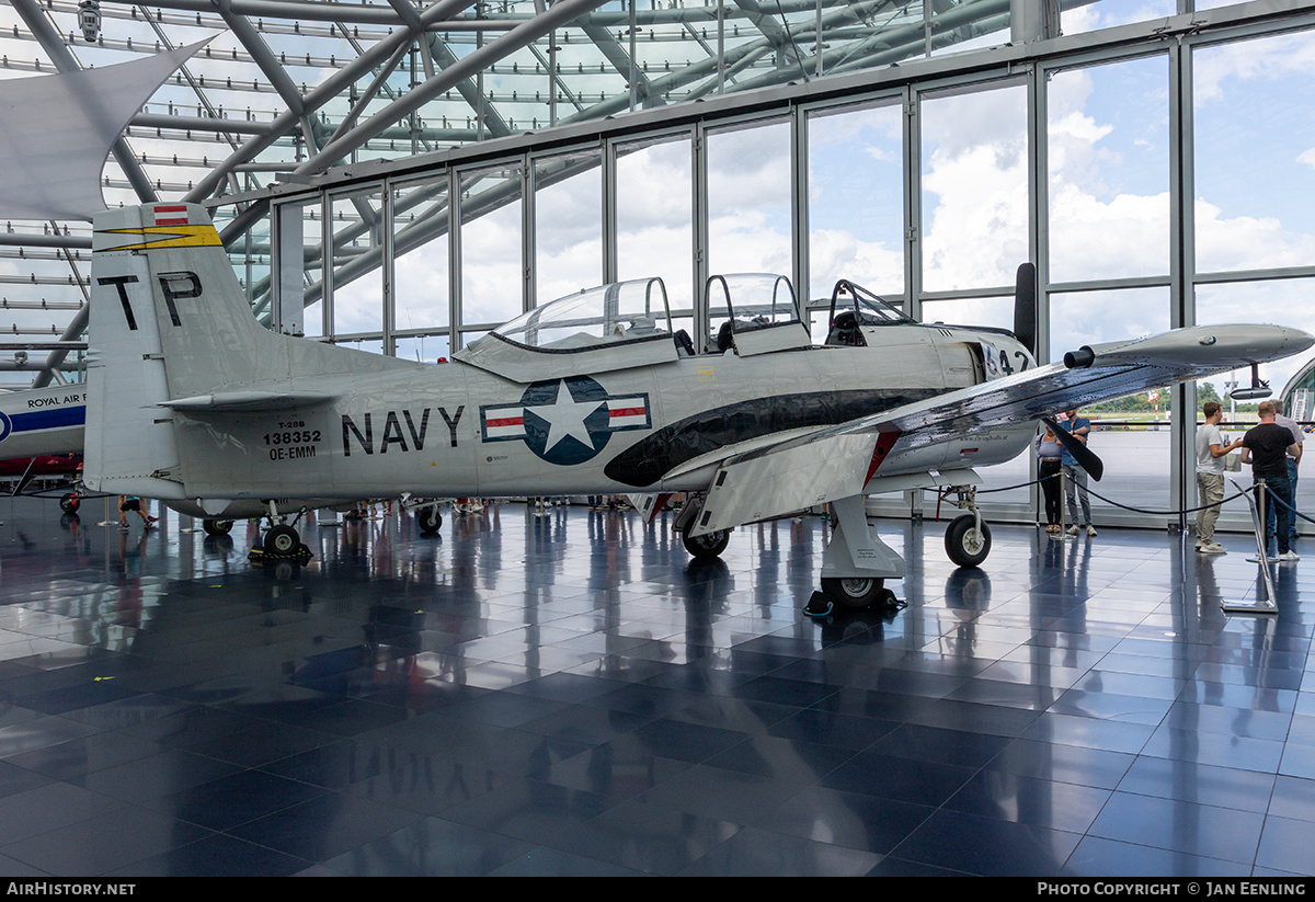 Aircraft Photo of OE-EMM / 138352 | North American T-28B Trojan | Red Bull | USA - Navy | AirHistory.net #652462