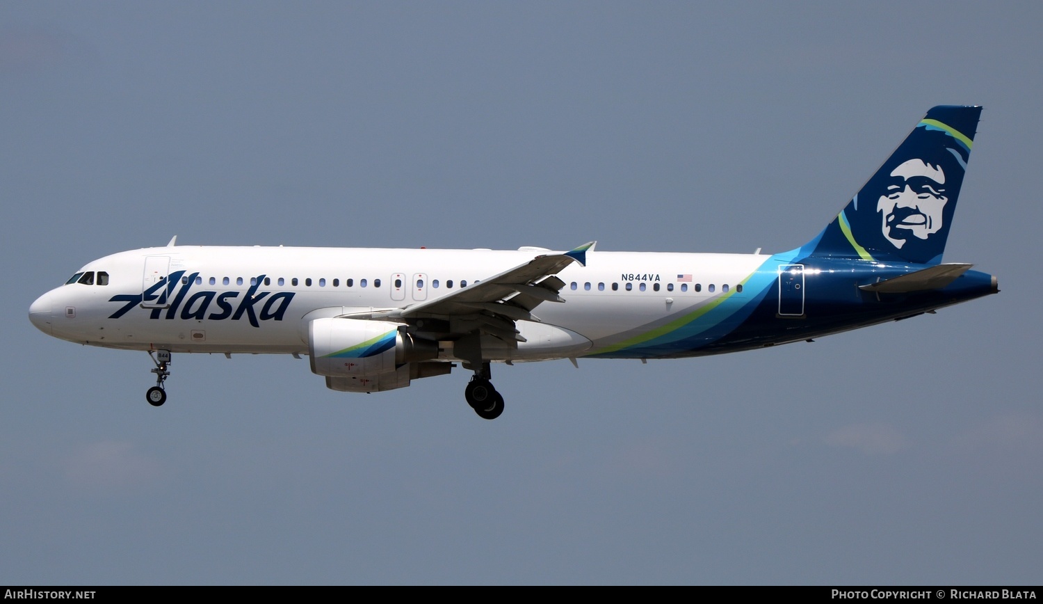 Aircraft Photo of N844VA | Airbus A320-214 | Alaska Airlines | AirHistory.net #652464