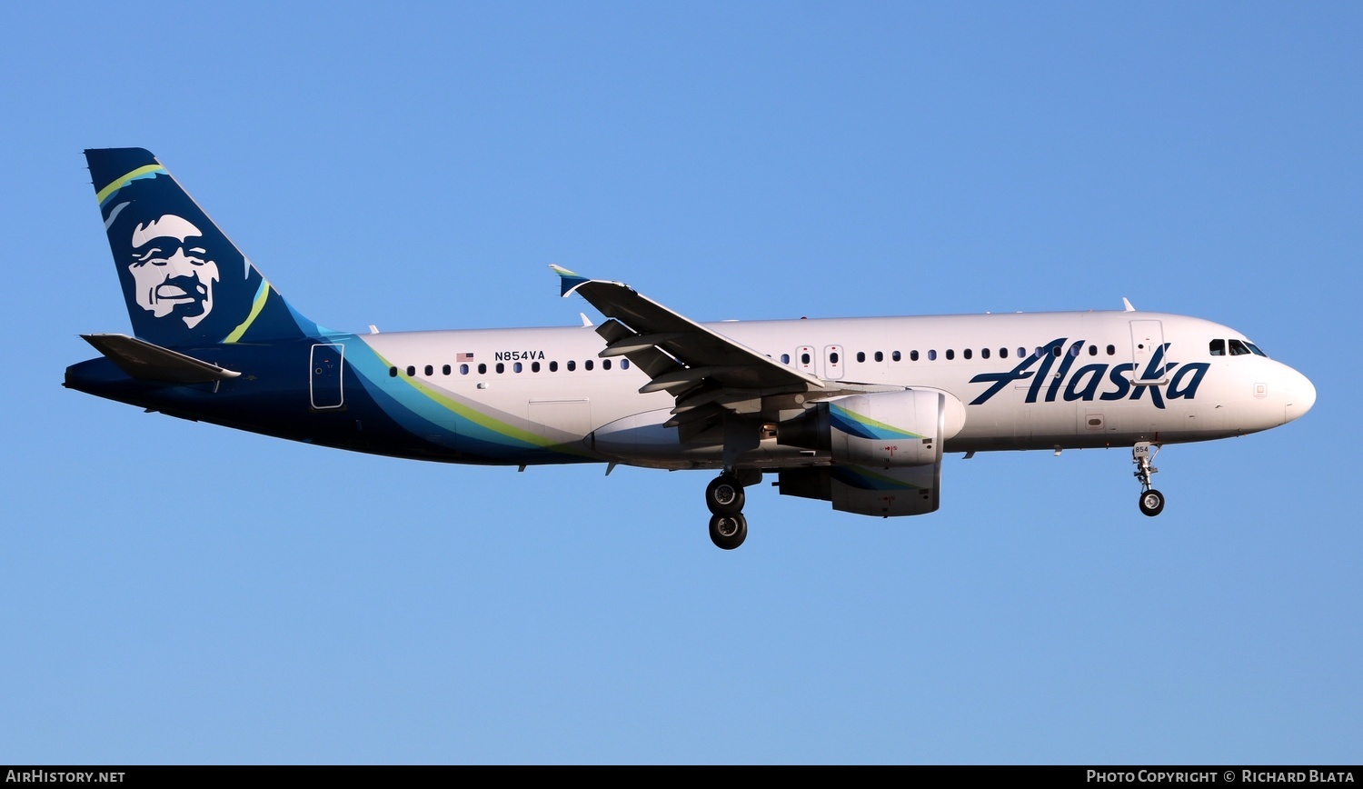 Aircraft Photo of N854VA | Airbus A320-214 | Alaska Airlines | AirHistory.net #652470