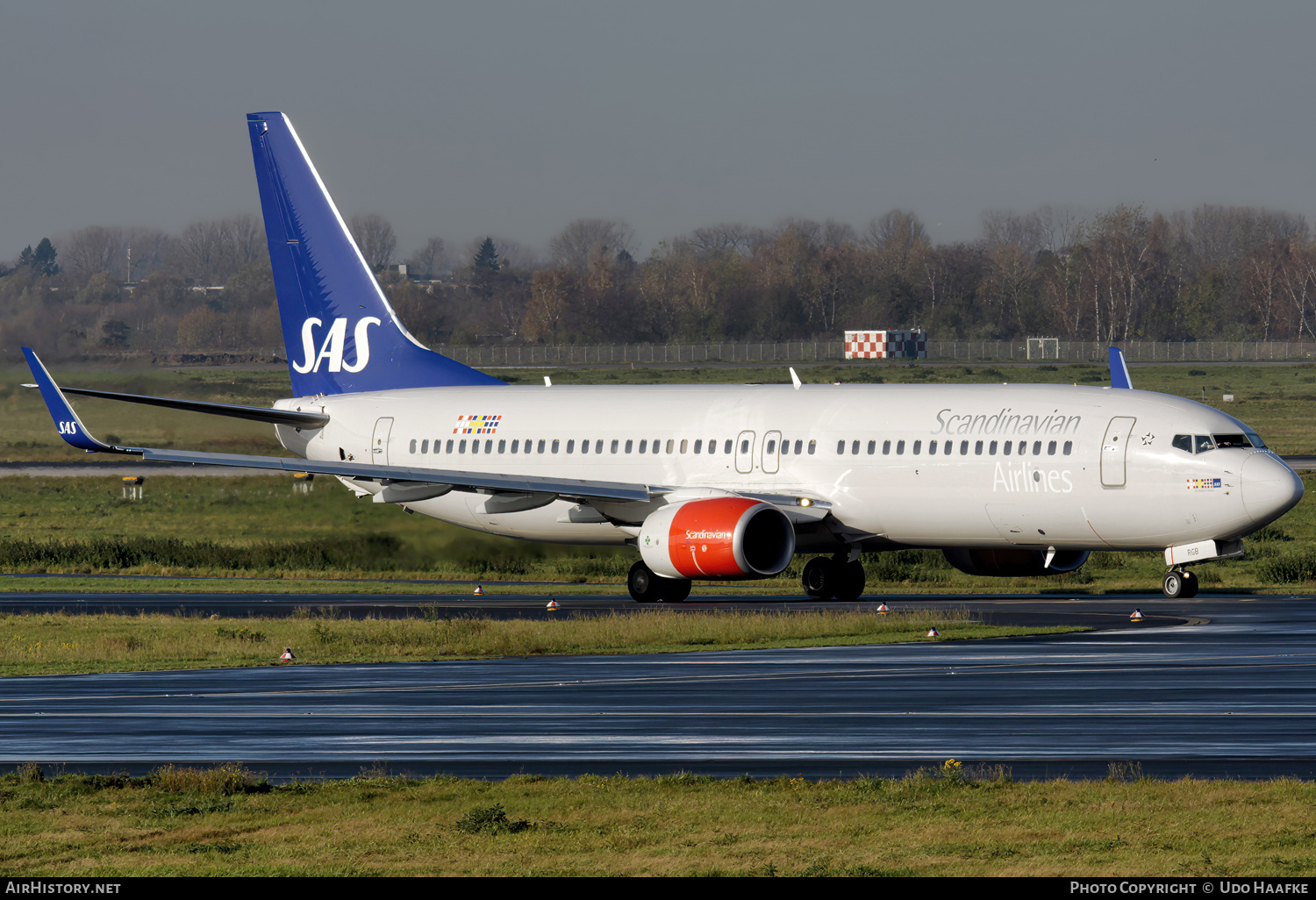 Aircraft Photo of LN-RGB | Boeing 737-86N | Scandinavian Airlines - SAS | AirHistory.net #652473