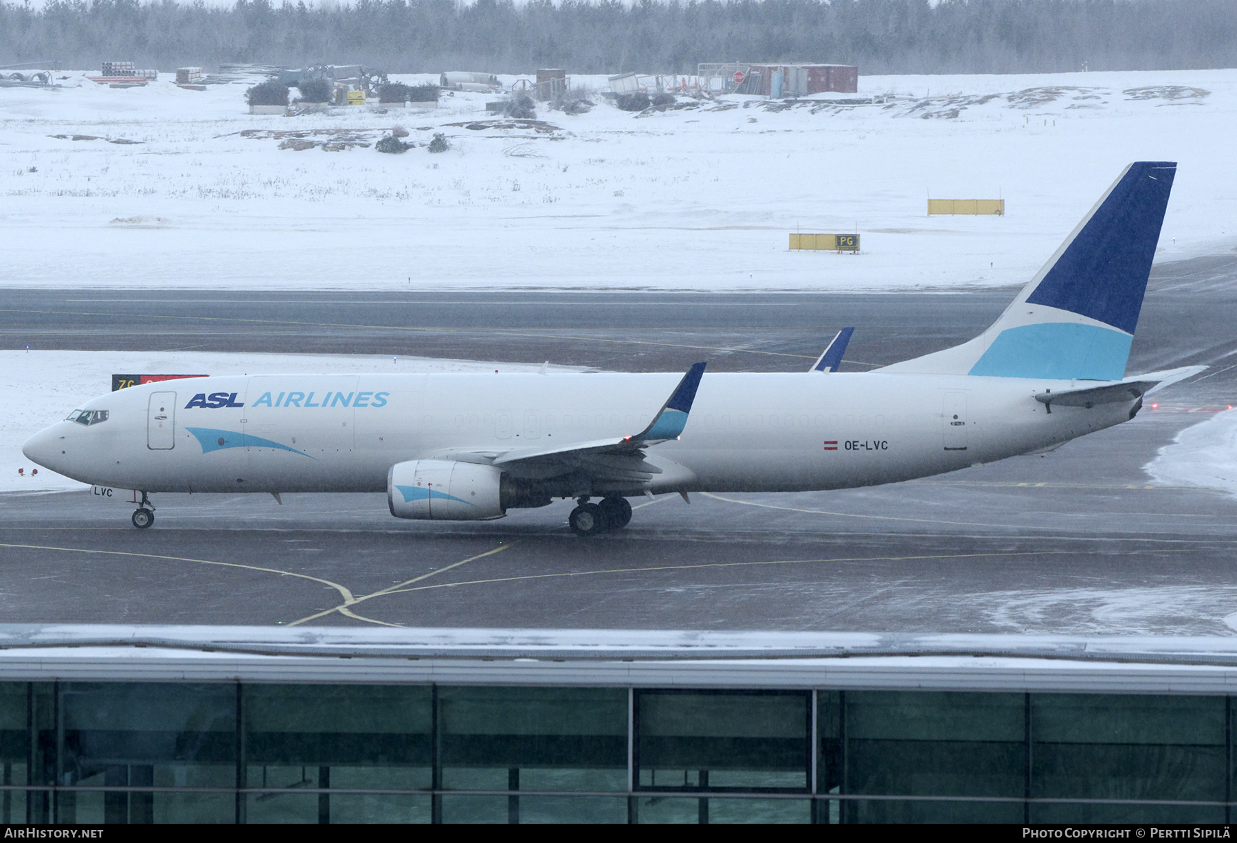 Aircraft Photo of OE-LVC | Boeing 737-883 | ASL Airlines | AirHistory.net #652518