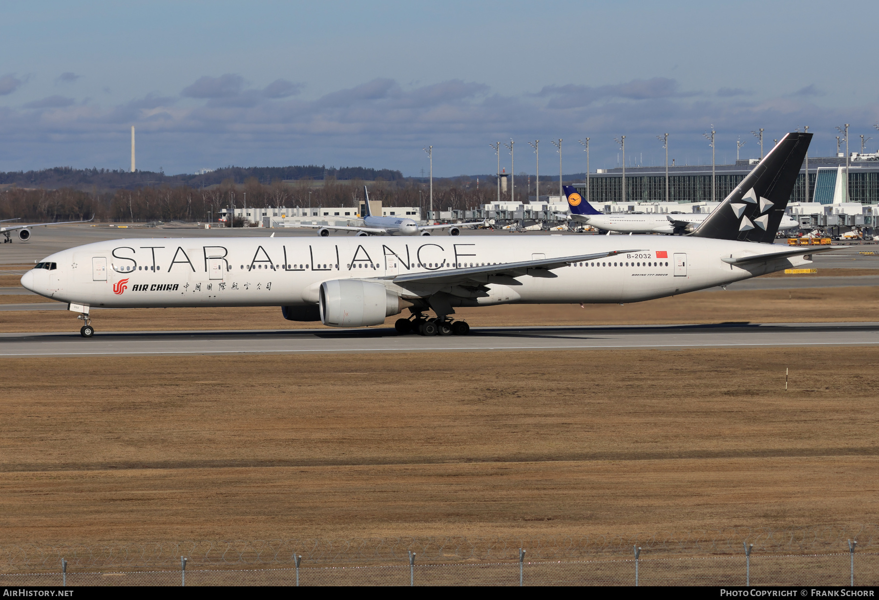 Aircraft Photo of B-2032 | Boeing 777-39L/ER | Air China | AirHistory.net #652582