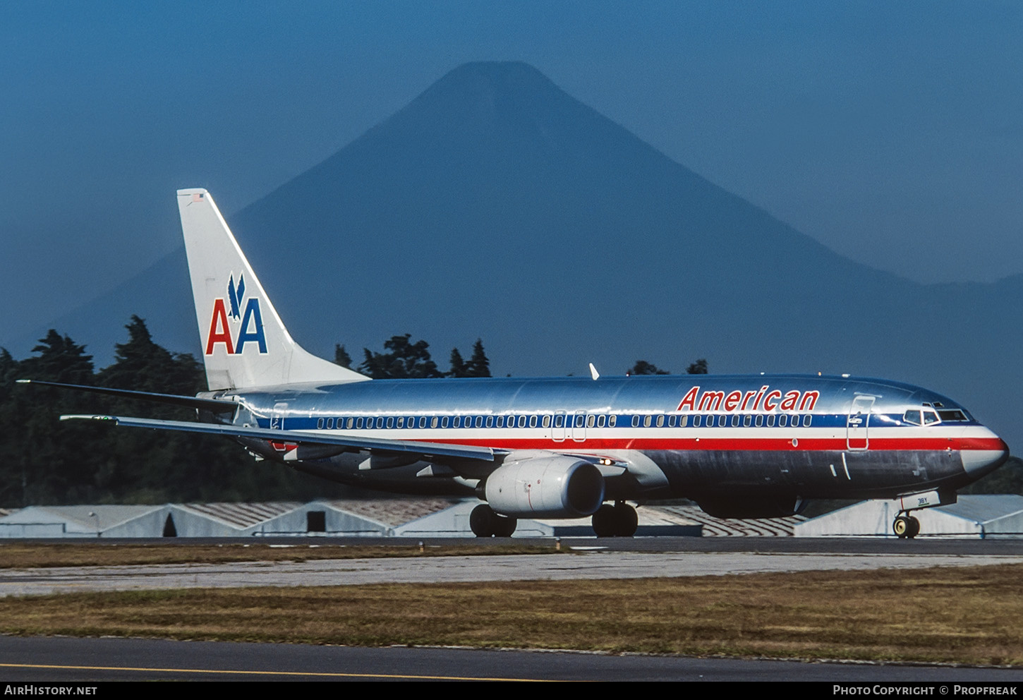 Aircraft Photo of N945AN | Boeing 737-823 | American Airlines | AirHistory.net #652629