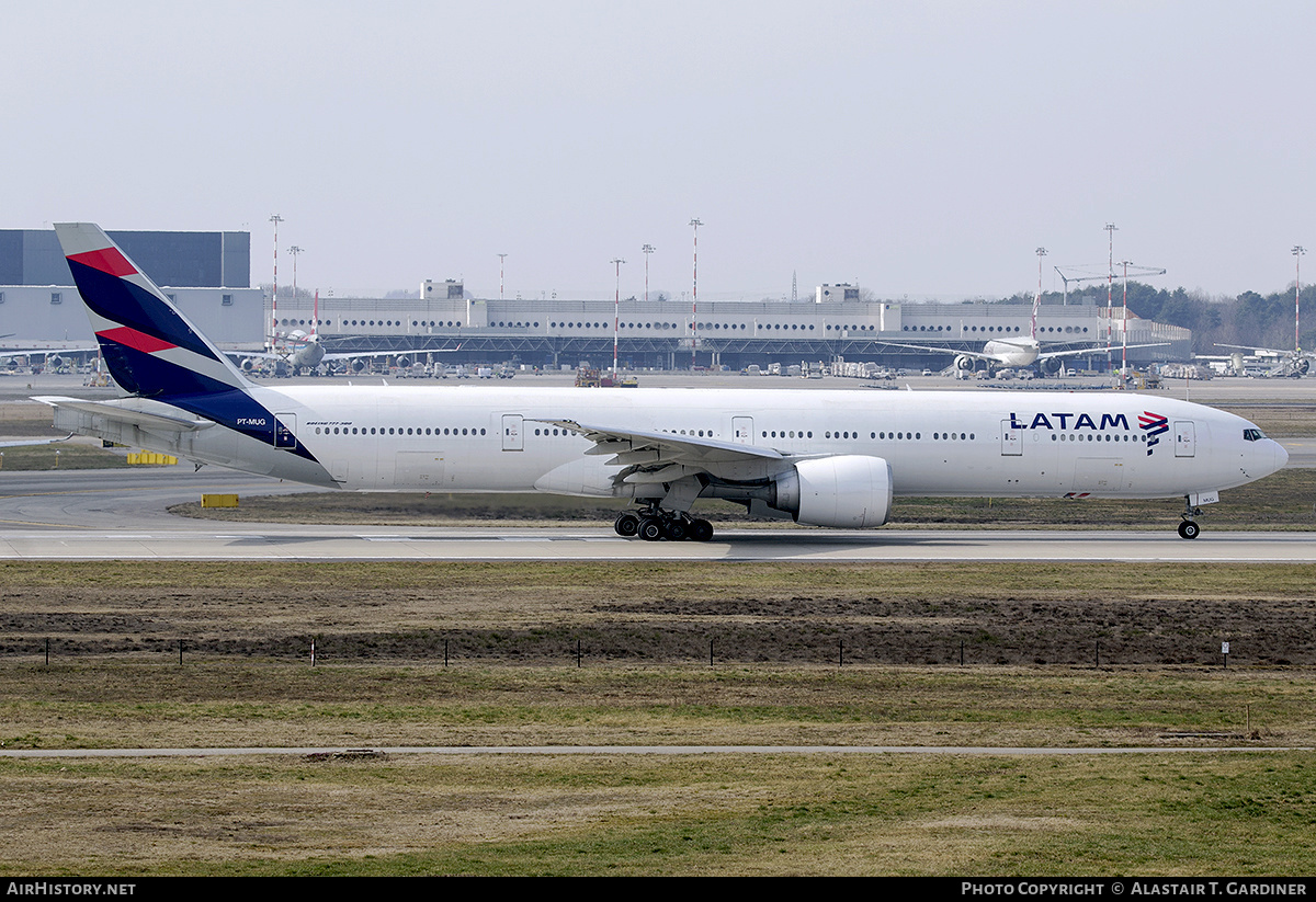 Aircraft Photo of PT-MUG | Boeing 777-32W/ER | LATAM Airlines | AirHistory.net #652634