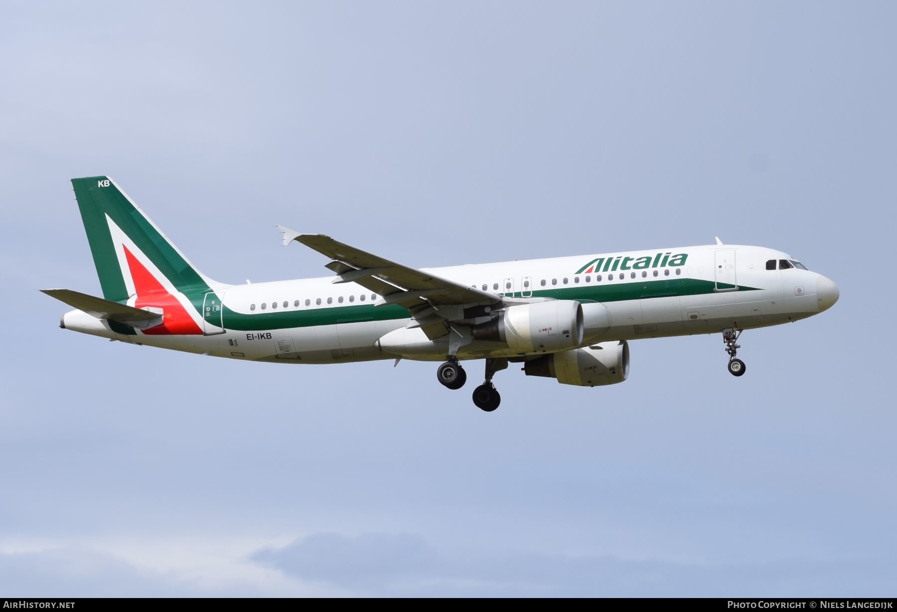 Aircraft Photo of EI-IKB | Airbus A320-214 | Alitalia | AirHistory.net #652694