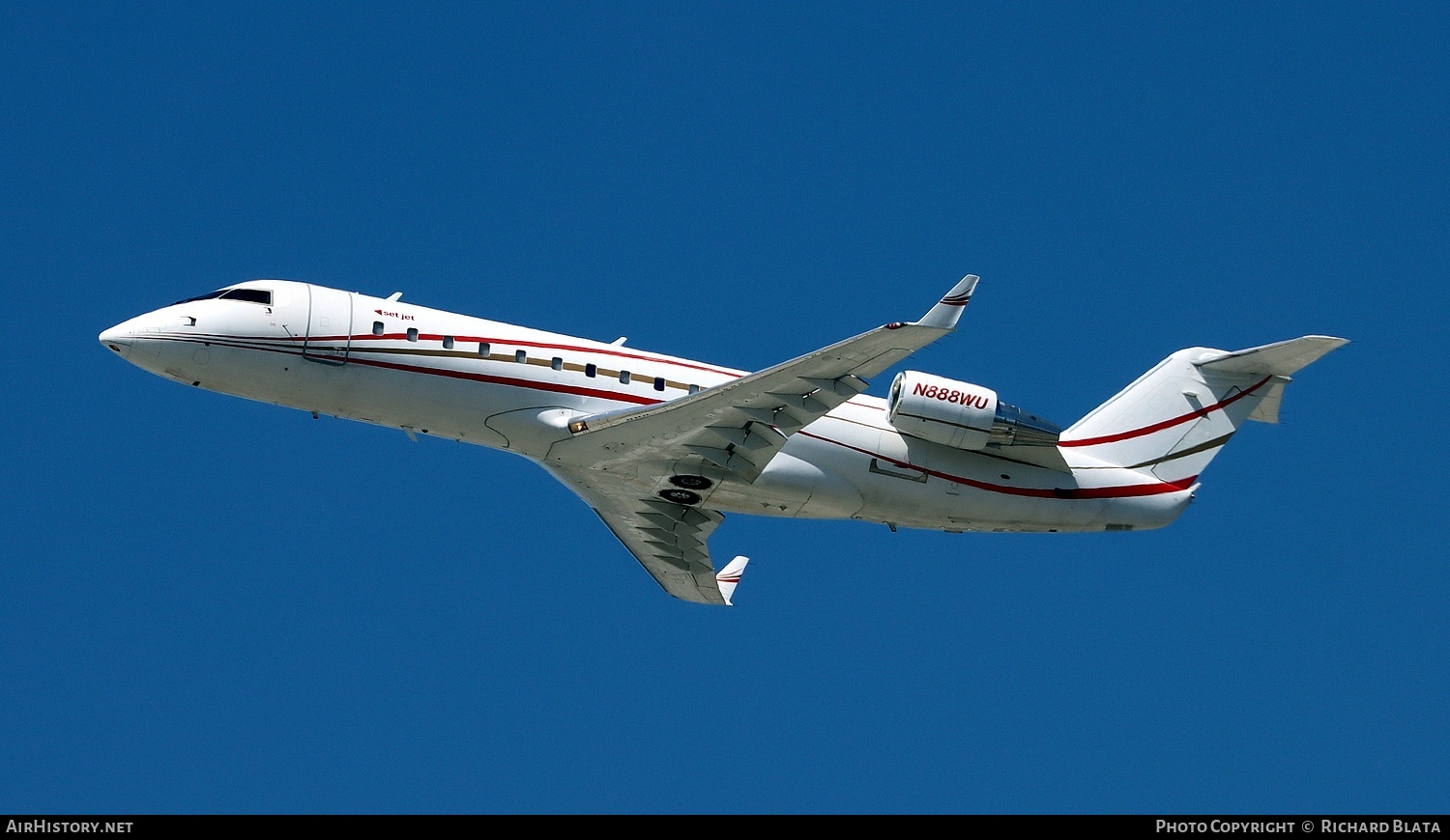 Aircraft Photo of N888WU | Bombardier CRJ-200ER (CL-600-2B19) | Set Jet | AirHistory.net #652766