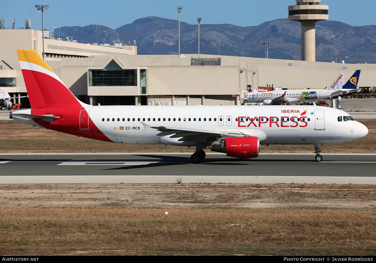 Aircraft Photo of EC-MCB | Airbus A320-214 | Iberia Express | AirHistory.net #652868