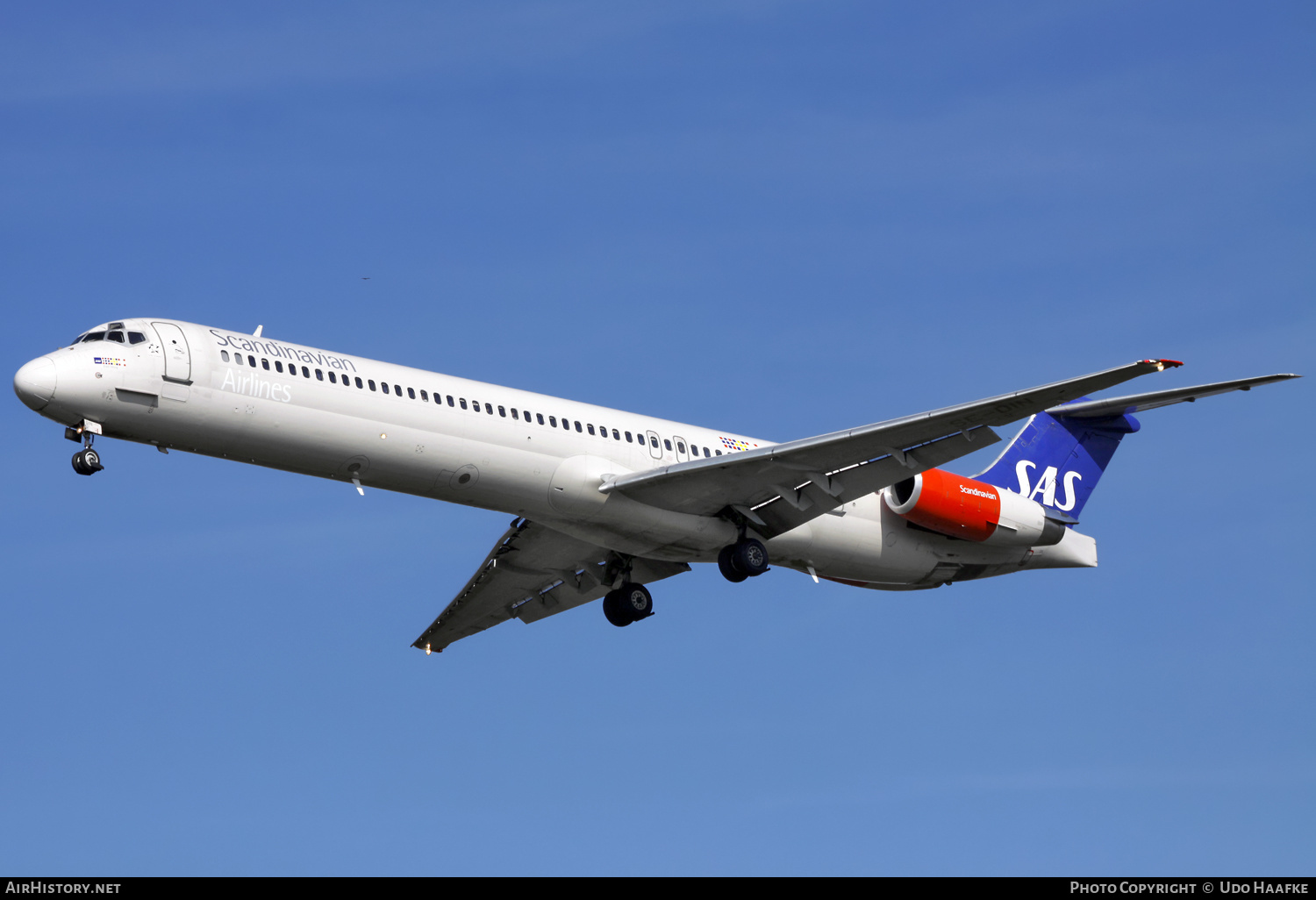 Aircraft Photo of SE-DIN | McDonnell Douglas MD-82 (DC-9-82) | Scandinavian Airlines - SAS | AirHistory.net #652910