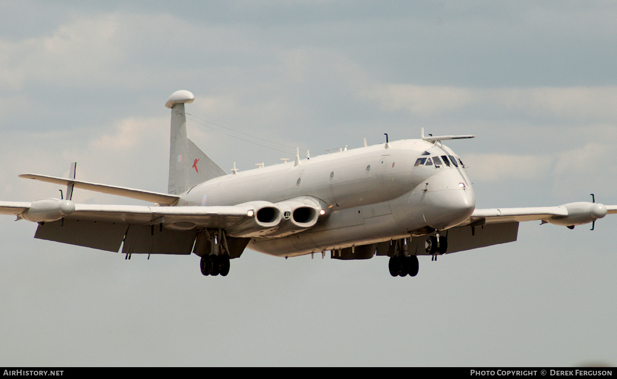 Aircraft Photo of XW665 | Hawker Siddeley HS-801 Nimrod R.1P | UK - Air Force | AirHistory.net #652924