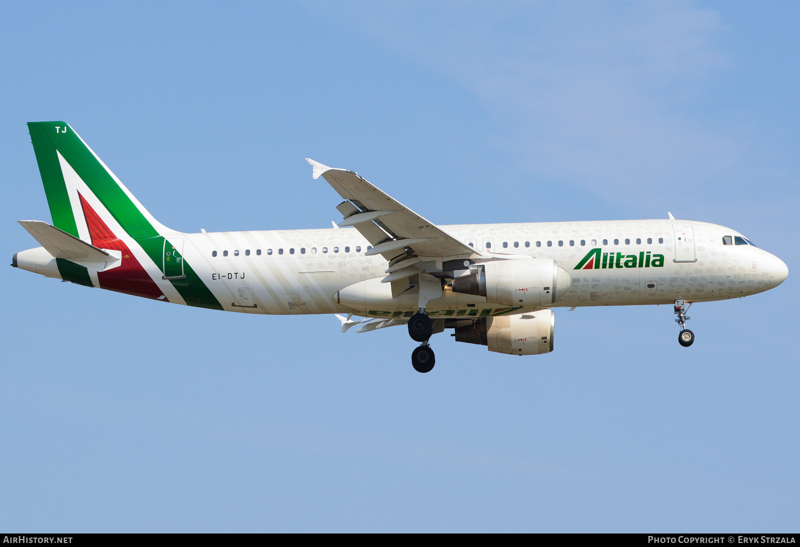 Aircraft Photo of EI-DTJ | Airbus A320-216 | Alitalia | AirHistory.net #652954