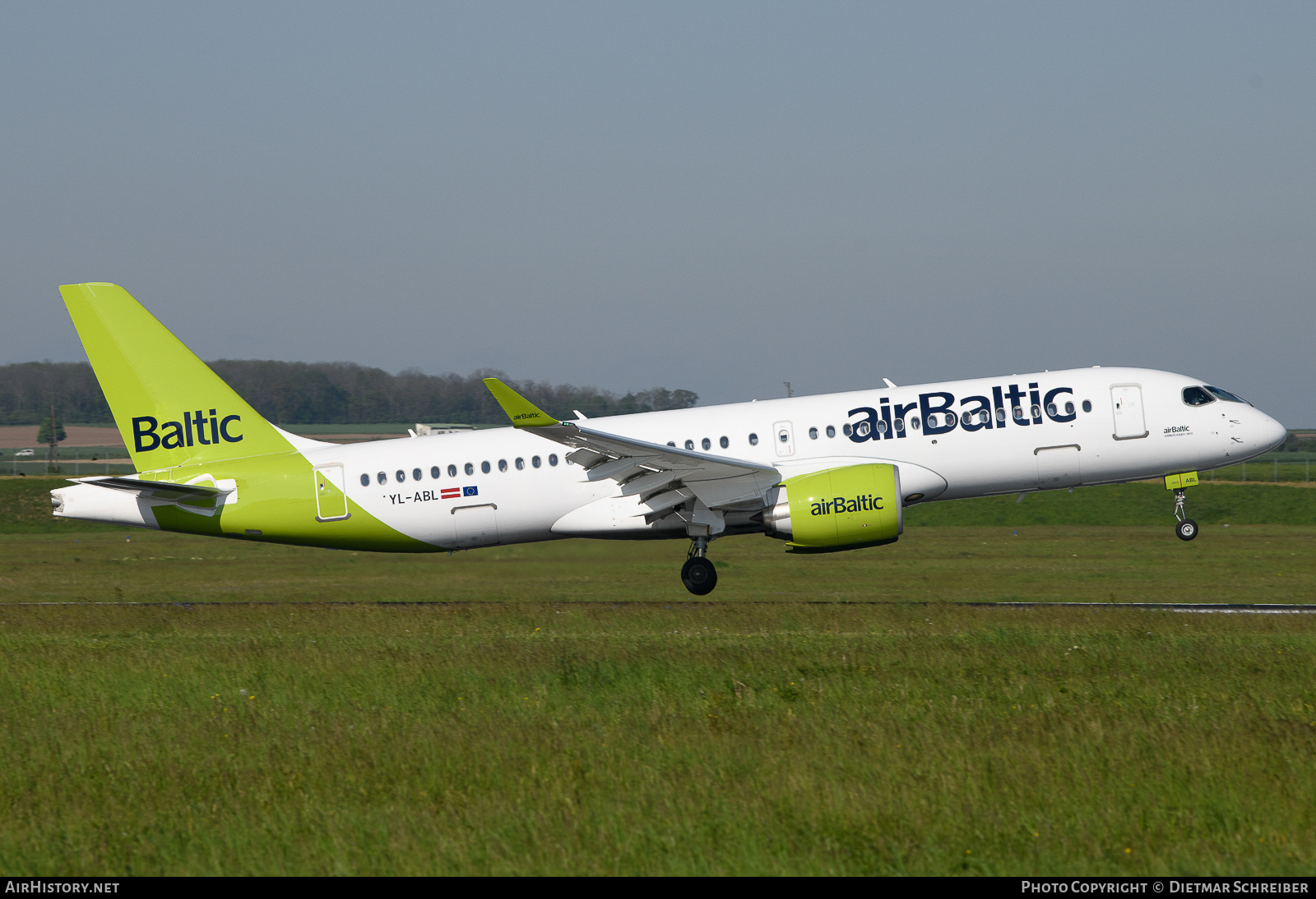 Aircraft Photo of YL-ABL | Airbus A220-371 (BD-500-1A11) | AirBaltic | AirHistory.net #653021