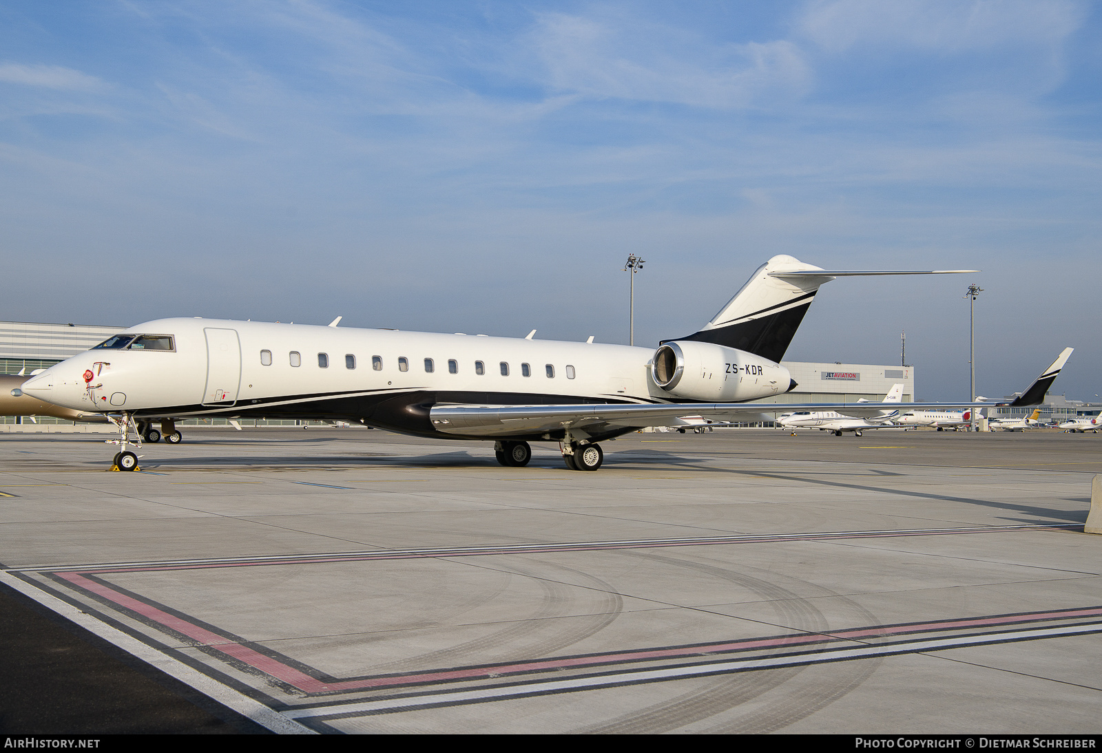 Aircraft Photo of ZS-KDR | Bombardier Global Express XRS (BD-700-1A10) | AirHistory.net #653030