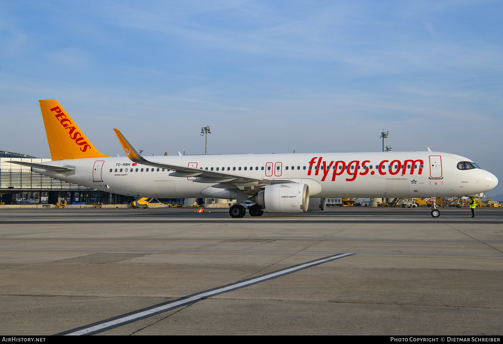 Aircraft Photo of TC-RBH | Airbus A321-251NX | Pegasus Airlines | AirHistory.net #653031
