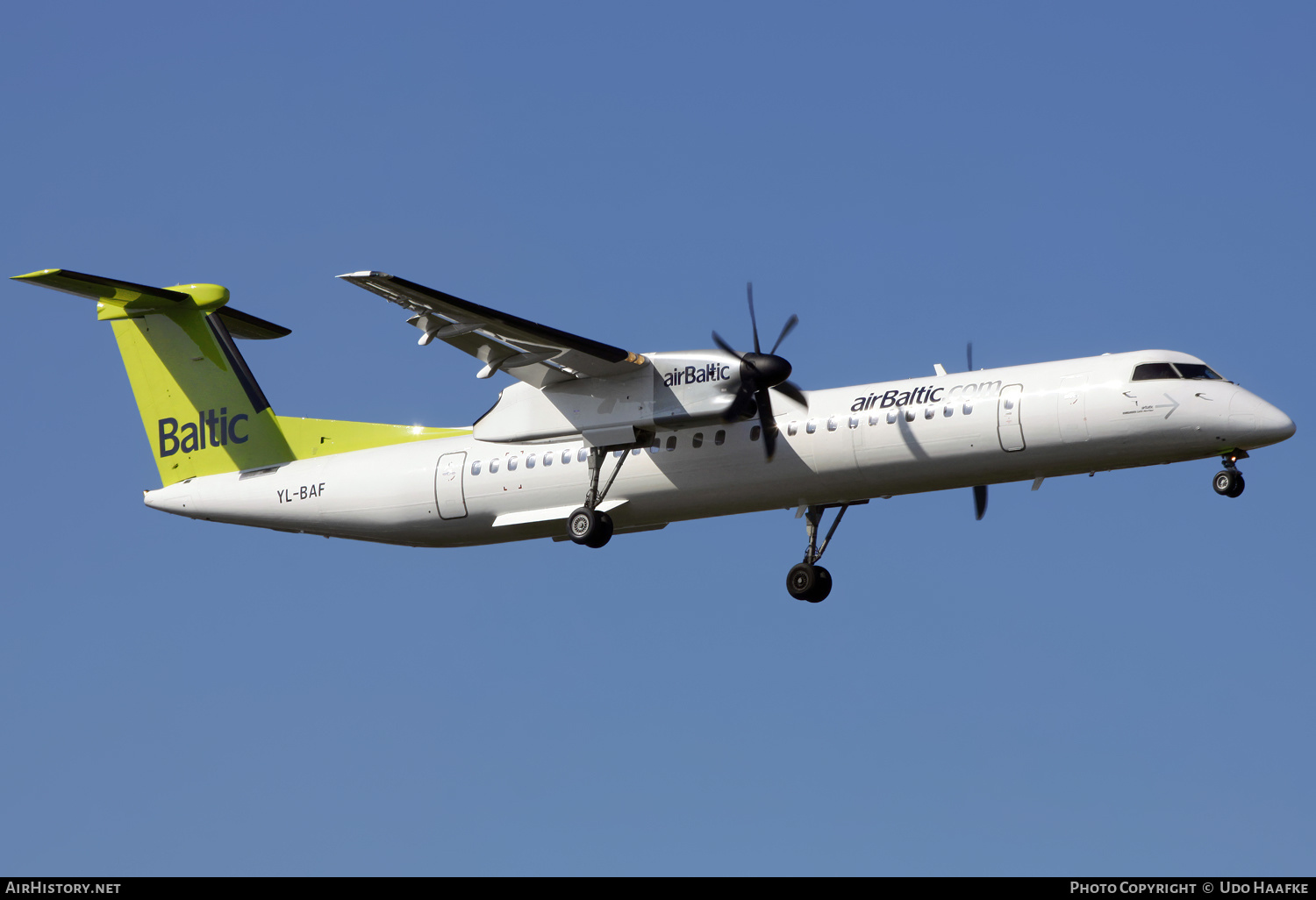 Aircraft Photo of YL-BAF | Bombardier DHC-8-402 Dash 8 | AirBaltic | AirHistory.net #653173