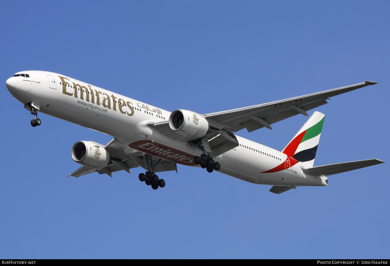 Aircraft Photo of A6-EMV | Boeing 777-31H | Emirates | AirHistory.net #653201