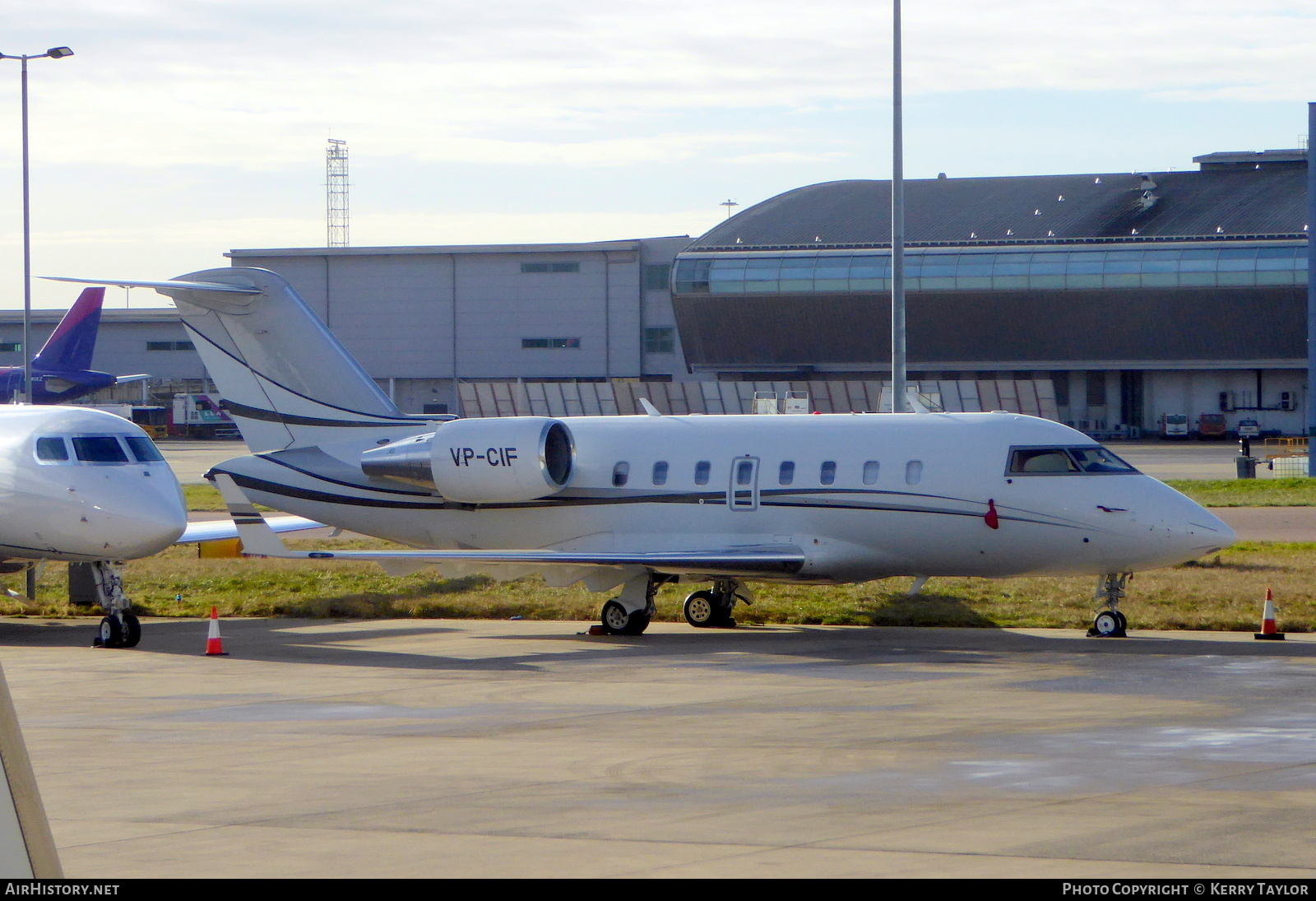 Aircraft Photo of VP-CIF | Bombardier Challenger 605 (CL-600-2B16) | AirHistory.net #653370