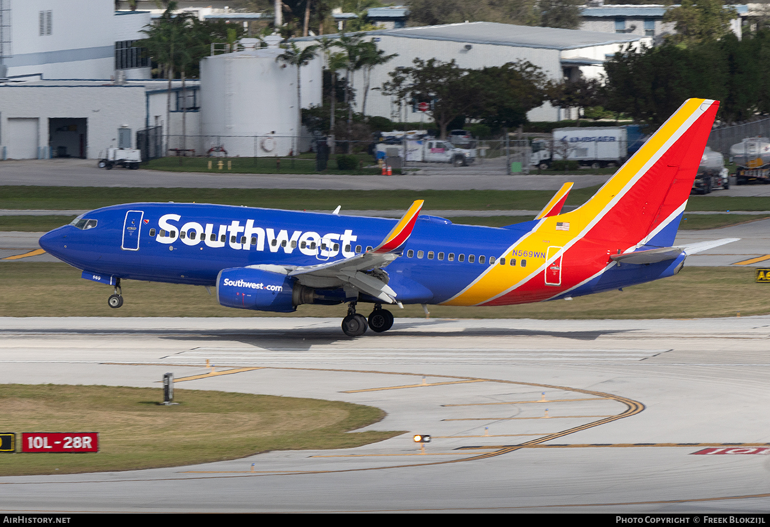 Aircraft Photo of N569WN | Boeing 737-7CT | Southwest Airlines | AirHistory.net #653374