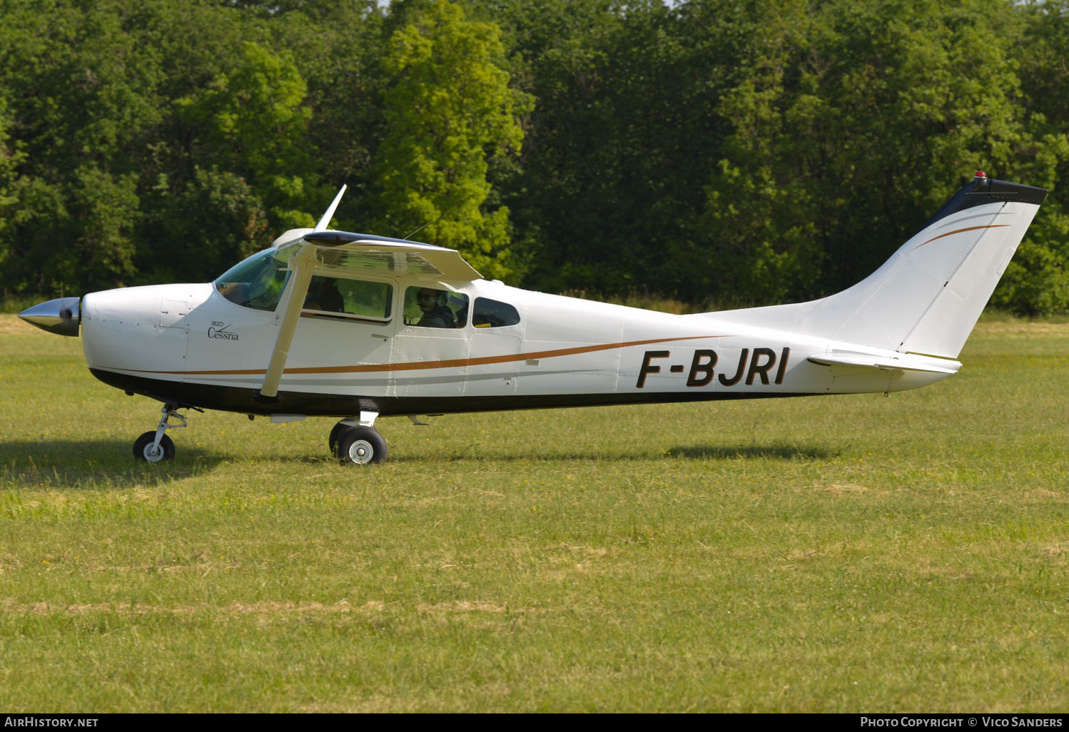 Aircraft Photo of F-BJRI | Cessna 182D Skylane | AirHistory.net #653467