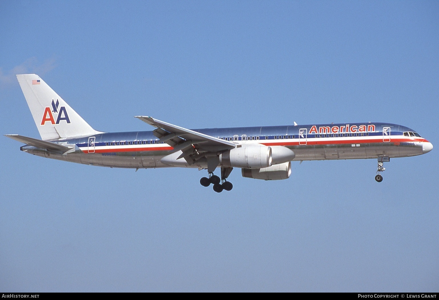 Aircraft Photo of N699AN | Boeing 757-223 | American Airlines | AirHistory.net #653471