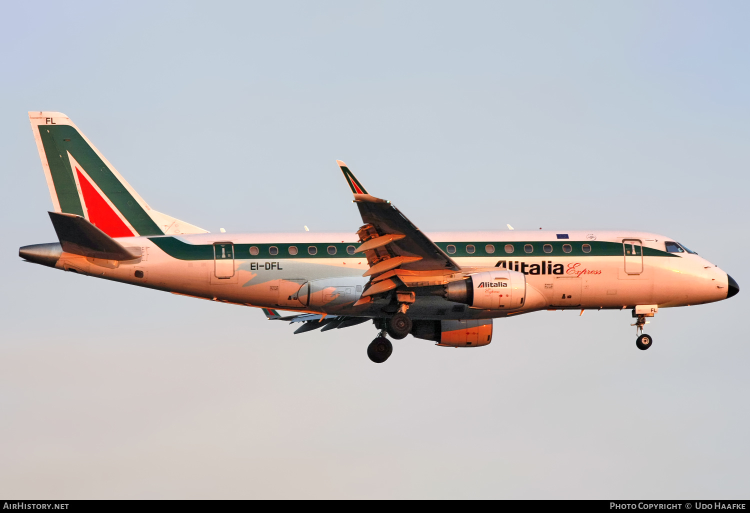 Aircraft Photo of EI-DFL | Embraer 170LR (ERJ-170-100LR) | Alitalia Express | AirHistory.net #653552